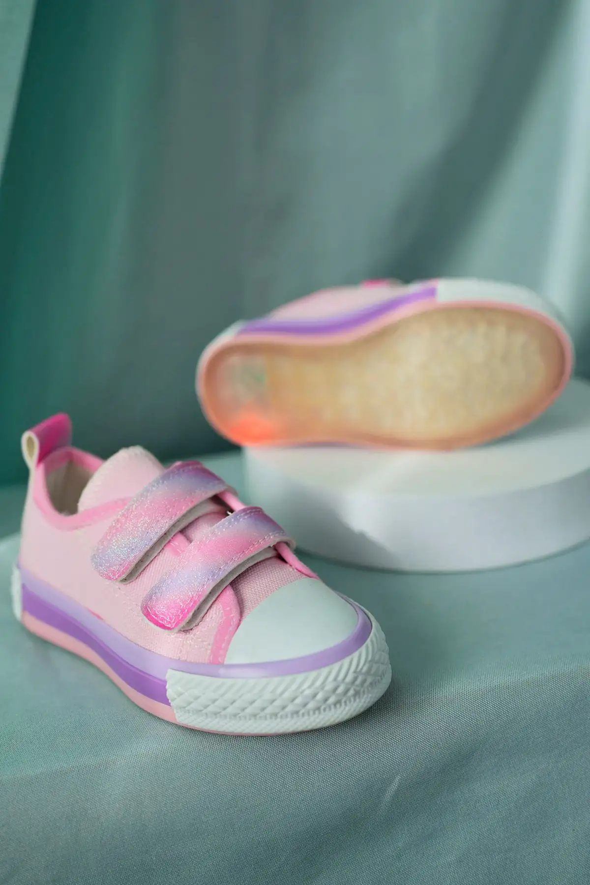 کفش دخترانه اسنیکر بچگانه صورتی با نور - 6879