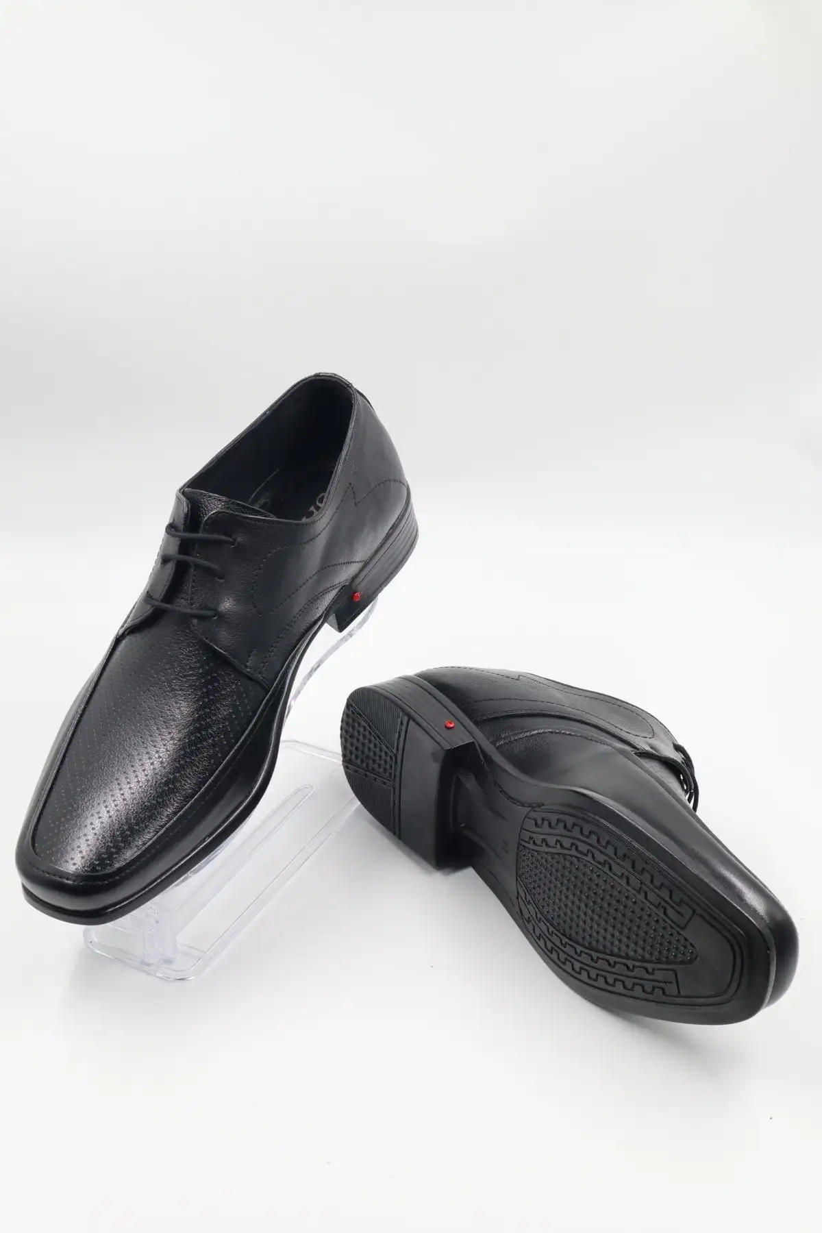 کفش رسمی مردانه  کلاسیک  با رویه و زیره چرم طبیعی مشکی بنددار مناسب استفاده روزمره - 7025 کفش رسمی مردانه کلاسیک با رویه و زیره چرم طبیعی مشکی بنددار مناسب استفاده روزمره - 7025