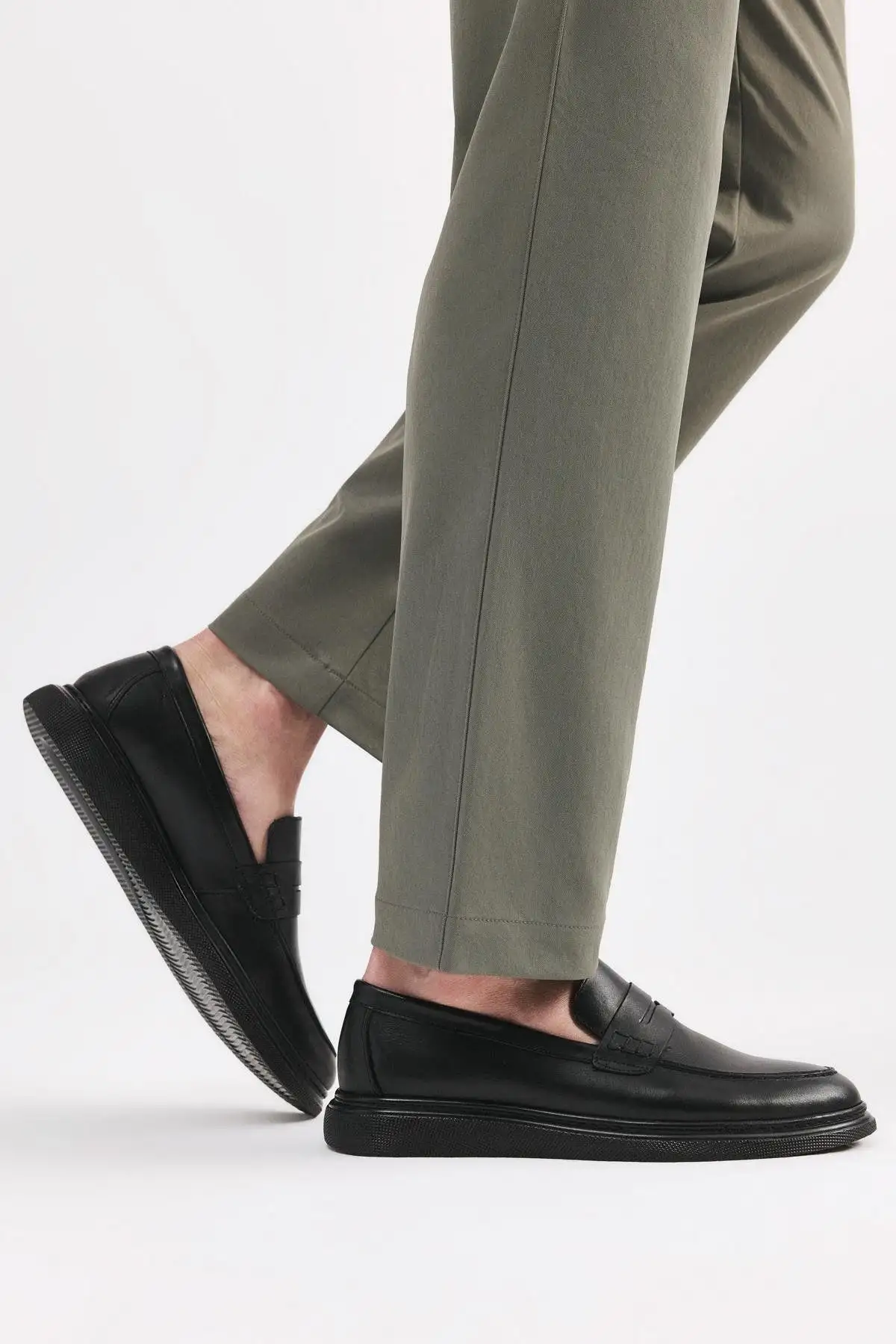 کفش روزمره مردانه کیفیت عالی چرم مشکی  لوفر - 6067 کفش روزمره مردانه کیفیت عالی چرم مشکی لوفر - 6067