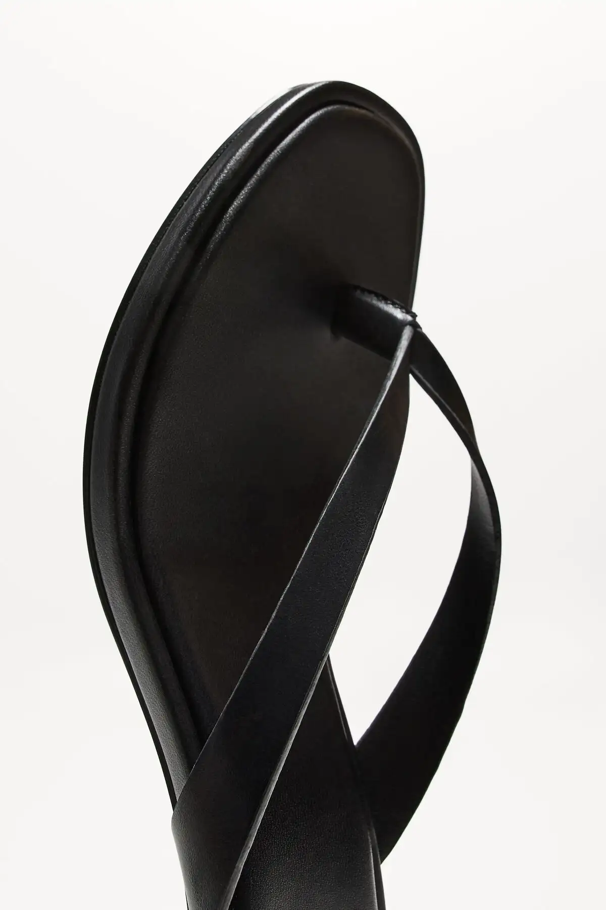 کفش صندل زنانه سندل کوتاه پاشنه تیز - 5977 کفش صندل زنانه سندل کوتاه پاشنه تیز - 5977