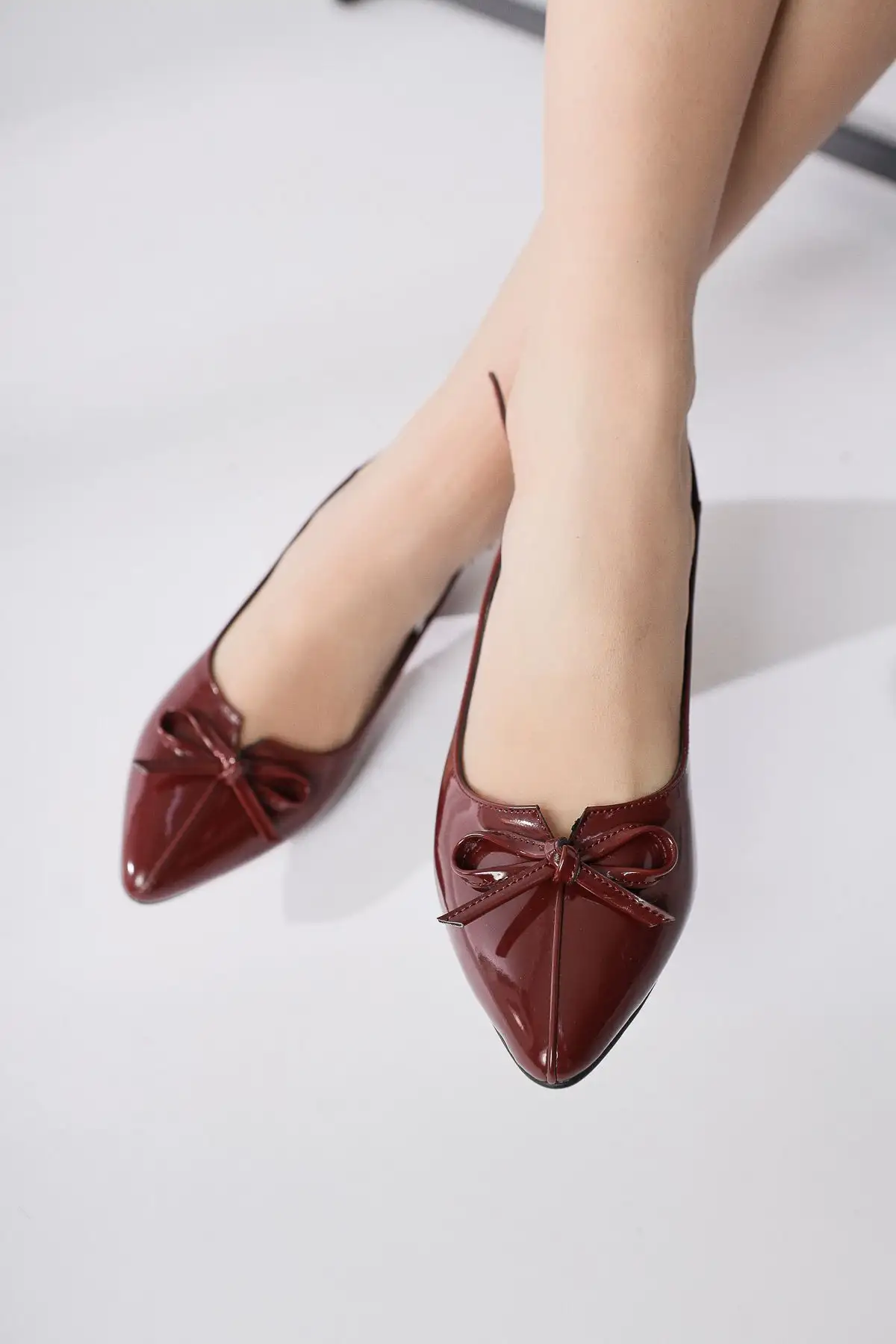 کفش اداری زنانه   پاشنه کوتاه با نوک تیز و جزئیات پاپیون انتلا رنگ bordo - 6258 کفش اداری زنانه پاشنه کوتاه با نوک تیز و جزئیات پاپیون انتلا رنگ bordo - 6258