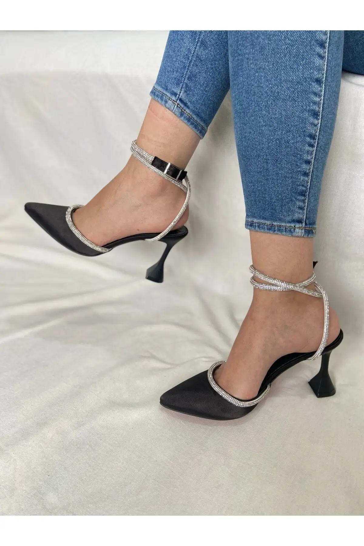 کفش مجلسی زنانه بنددار مچ پا - 5705