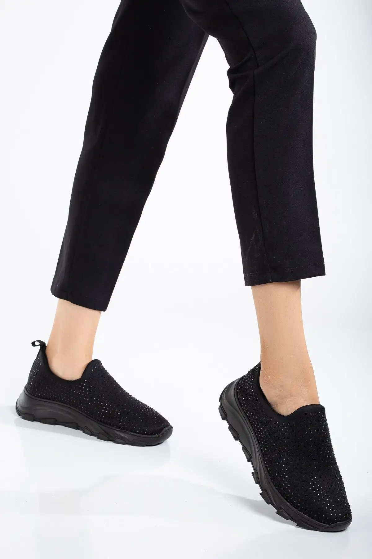 کفش ورزشی راحت زنانه کامفی استراید با طراحی سنگدار و بافتنی - 6538 کفش ورزشی راحت زنانه کامفی استراید با طراحی سنگدار و بافتنی - 6538