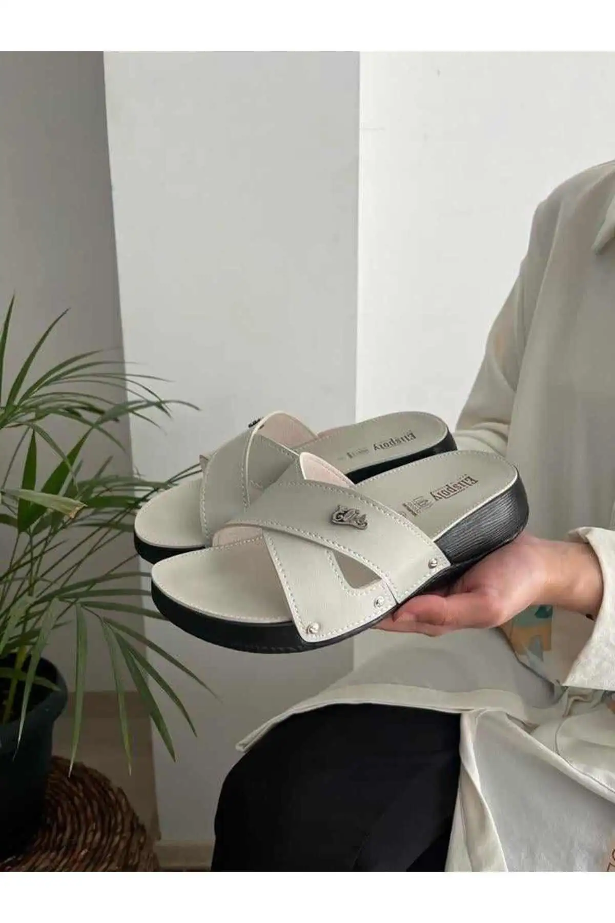 کفش راحتی خانه دمپایی زنانه با کفی آناتومیک طبی، ortopedik کلاسیک، دمپایی مجلسی مادر، دمپایی خیابانی - 6995 کفش راحتی خانه دمپایی زنانه با کفی آناتومیک طبی، ortopedik کلاسیک، دمپایی مجلسی مادر، دمپایی خیابانی - 6995