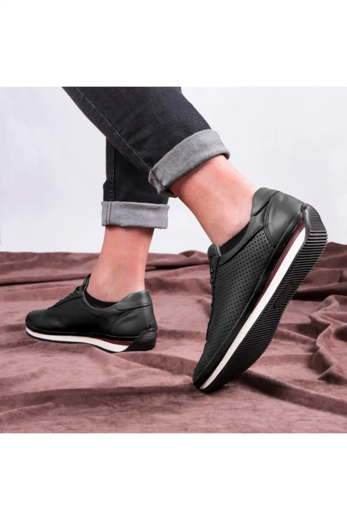 کفش سایز بزرگ مردانه 1.  روزمره  چ尖 نوک تیز از جنس چرم طبیعی
2.  تابستانی از جنس چرم طبیعی
3.  مشبک سیاه - 6709 کفش سایز بزرگ مردانه 1. روزمره چ尖 نوک تیز از جنس چرم طبیعی 2. تابستانی از جنس چرم طبیعی 3. مشبک سیاه - 6709