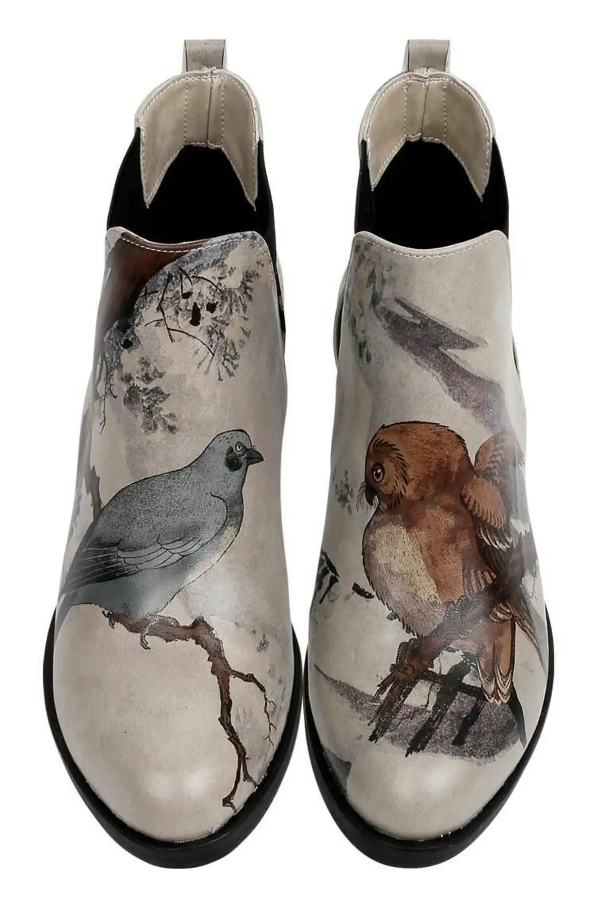 بوت و نیم بوت زنانه  قاچاقی  از جنس چرم گیاهی با رنگ بژ - طراحی «چت کردن بر ری یک شاخه» - 6686 بوت و نیم بوت زنانه قاچاقی از جنس چرم گیاهی با رنگ بژ - طراحی «چت کردن بر ری یک شاخه» - 6686