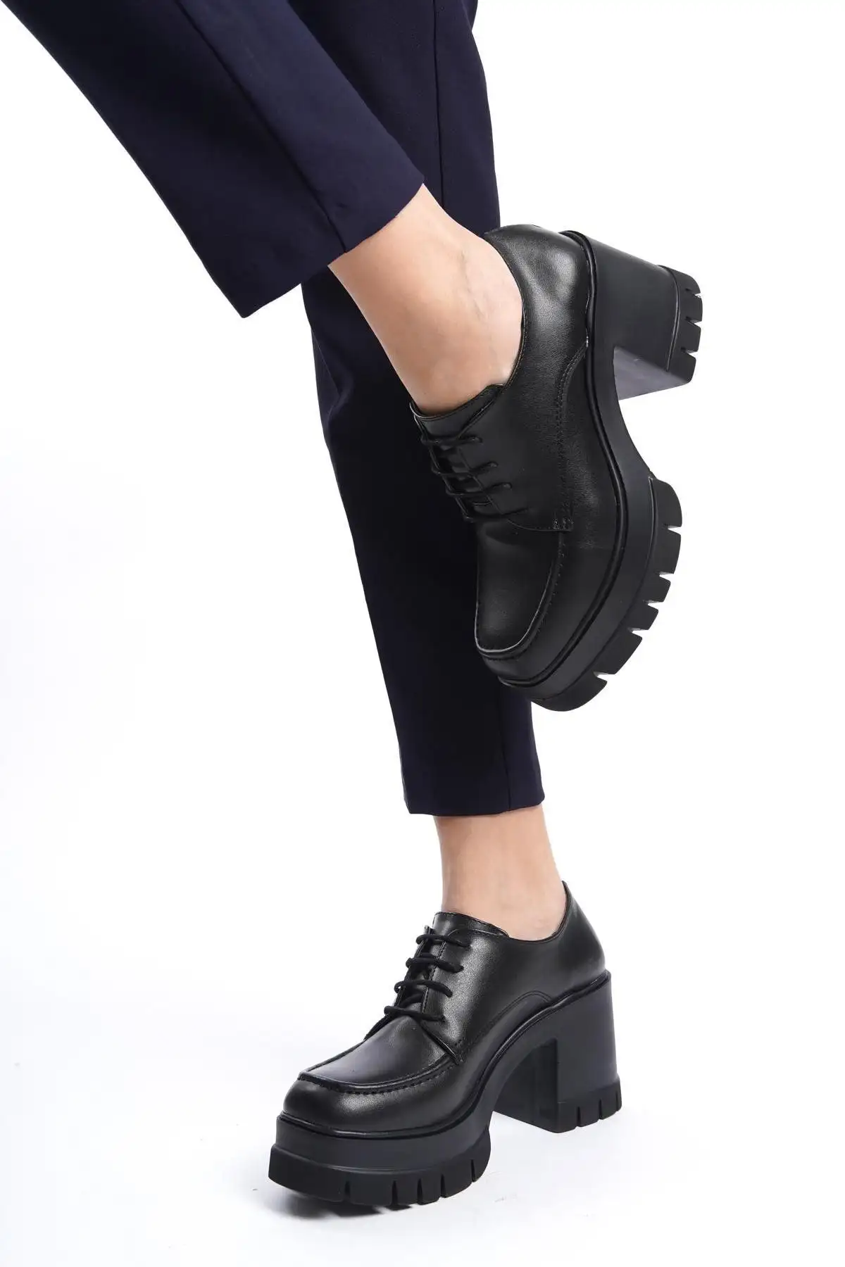 کفش اداری زنانه پلتفرم پاشنه ۸ سانتی مدل کارمل مشکی با بند - 5717 کفش اداری زنانه پلتفرم پاشنه ۸ سانتی مدل کارمل مشکی با بند - 5717