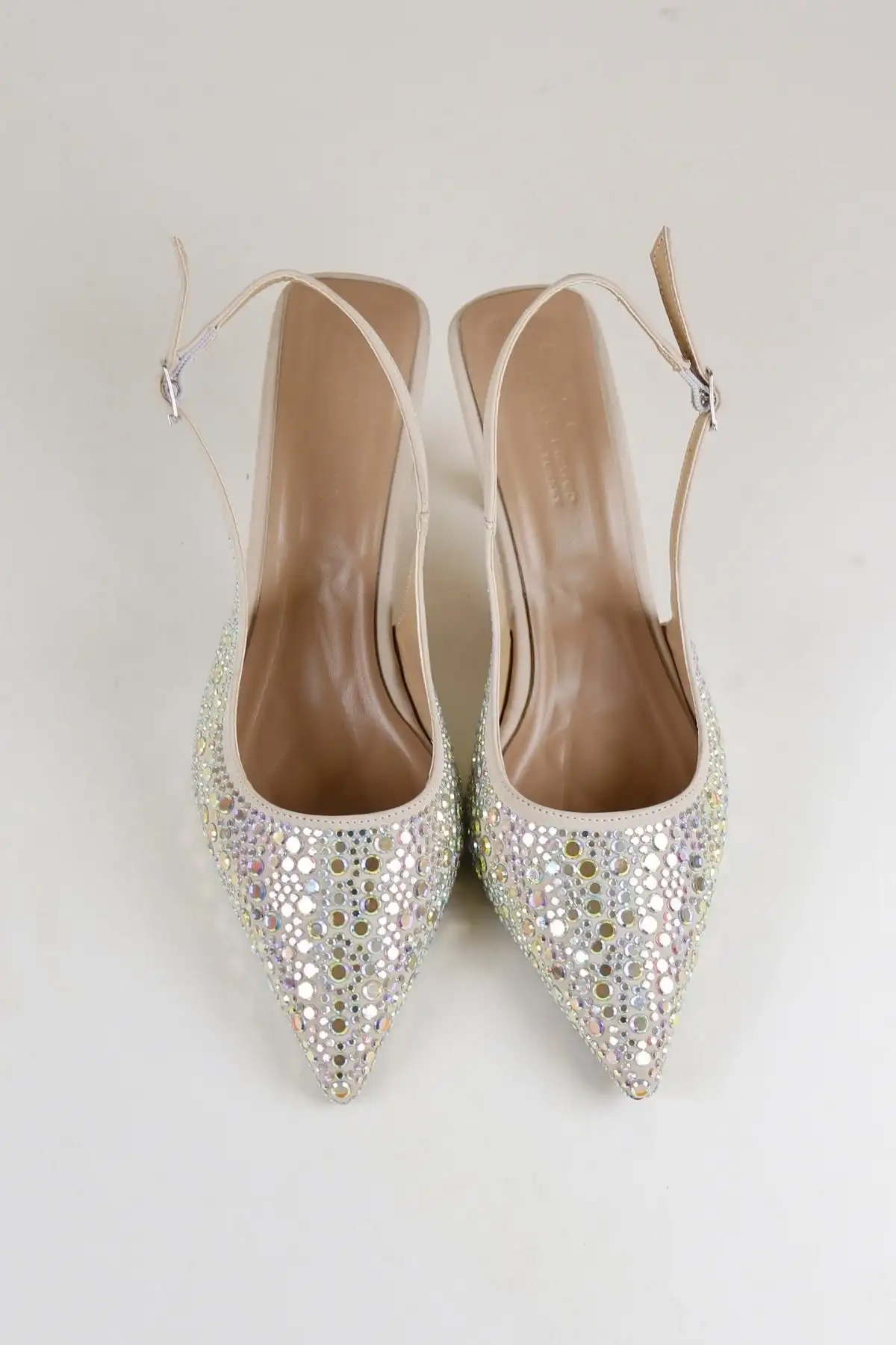 کفش مجلسی زنانه پاشنهبلند با جزئیات سنگی رنگ بژ - 6755 کفش مجلسی زنانه پاشنهبلند با جزئیات سنگی رنگ بژ - 6755