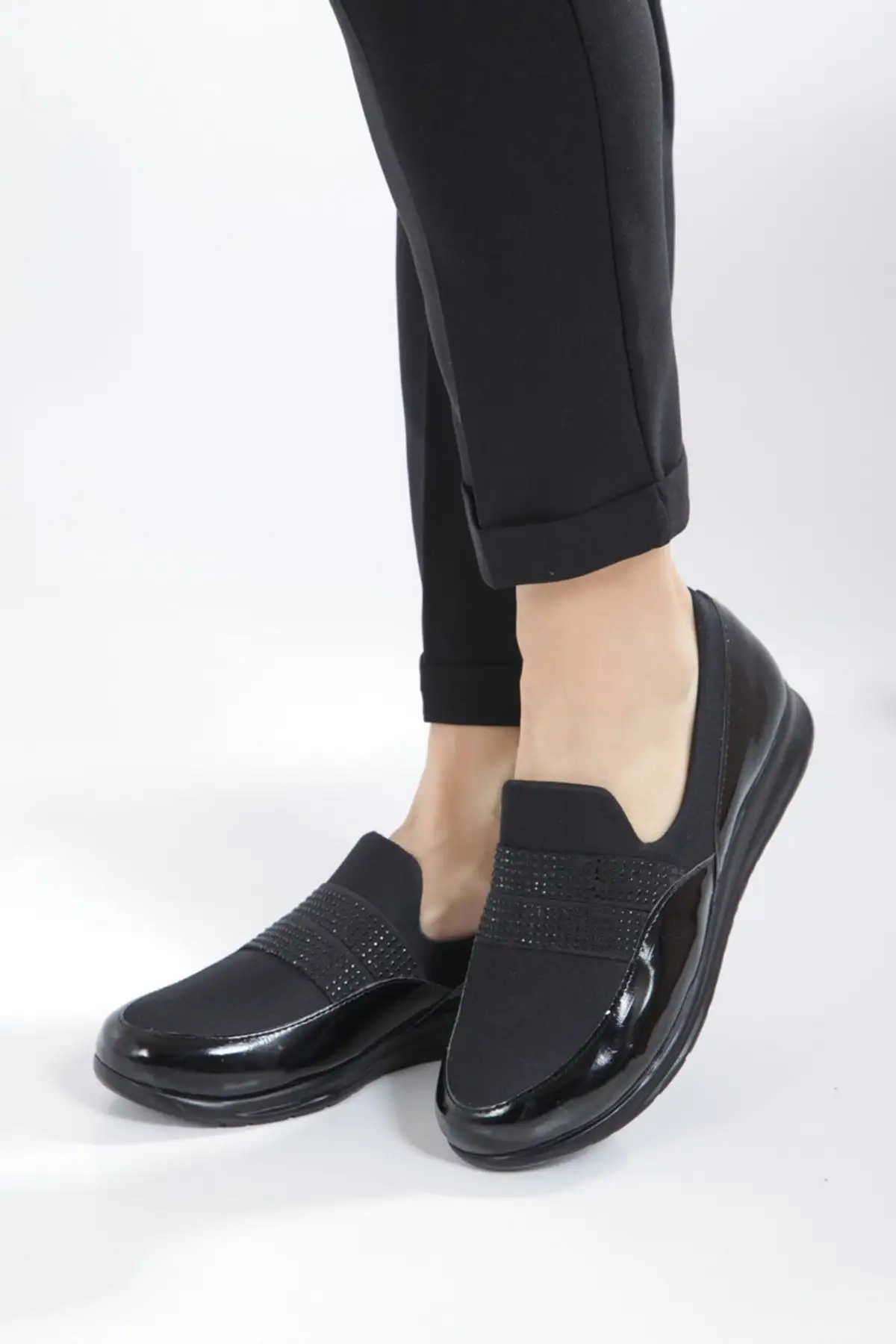 کفش اداری زنانه کلاسیک روزمره با کفی نرم، تمام اورتوپدیک و رنگ مشکی جیر - 6242 کفش اداری زنانه کلاسیک روزمره با کفی نرم، تمام اورتوپدیک و رنگ مشکی جیر - 6242