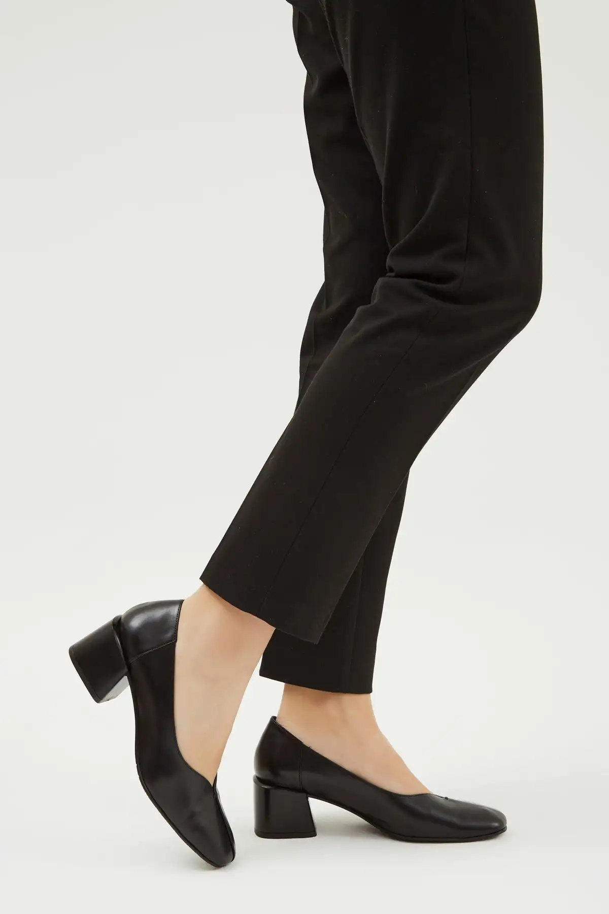 کفش اداری زنانه محصول: چرم اصل 33 2441289-1 بُن آیک Y23 - 6272