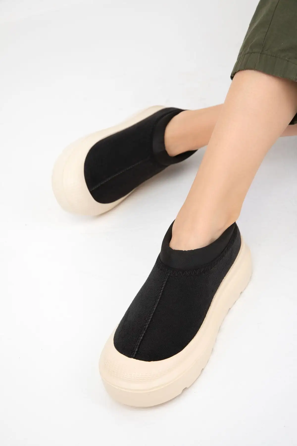 بوت و نیم بوت زنانه ی مشکی 19719 - 6704 بوت و نیم بوت زنانه ی مشکی 19719 - 6704