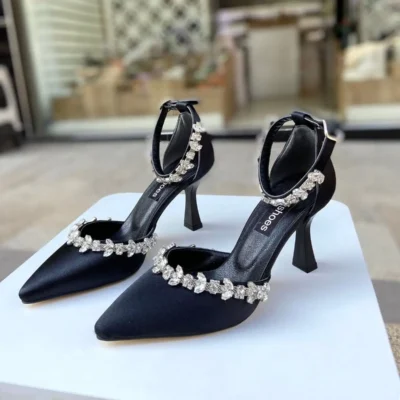 کفش مجلسی زنانه پاشنه بلند سنگ‌دار مشکی ساتن 9 سانتی‌متری 0280 - 6743
