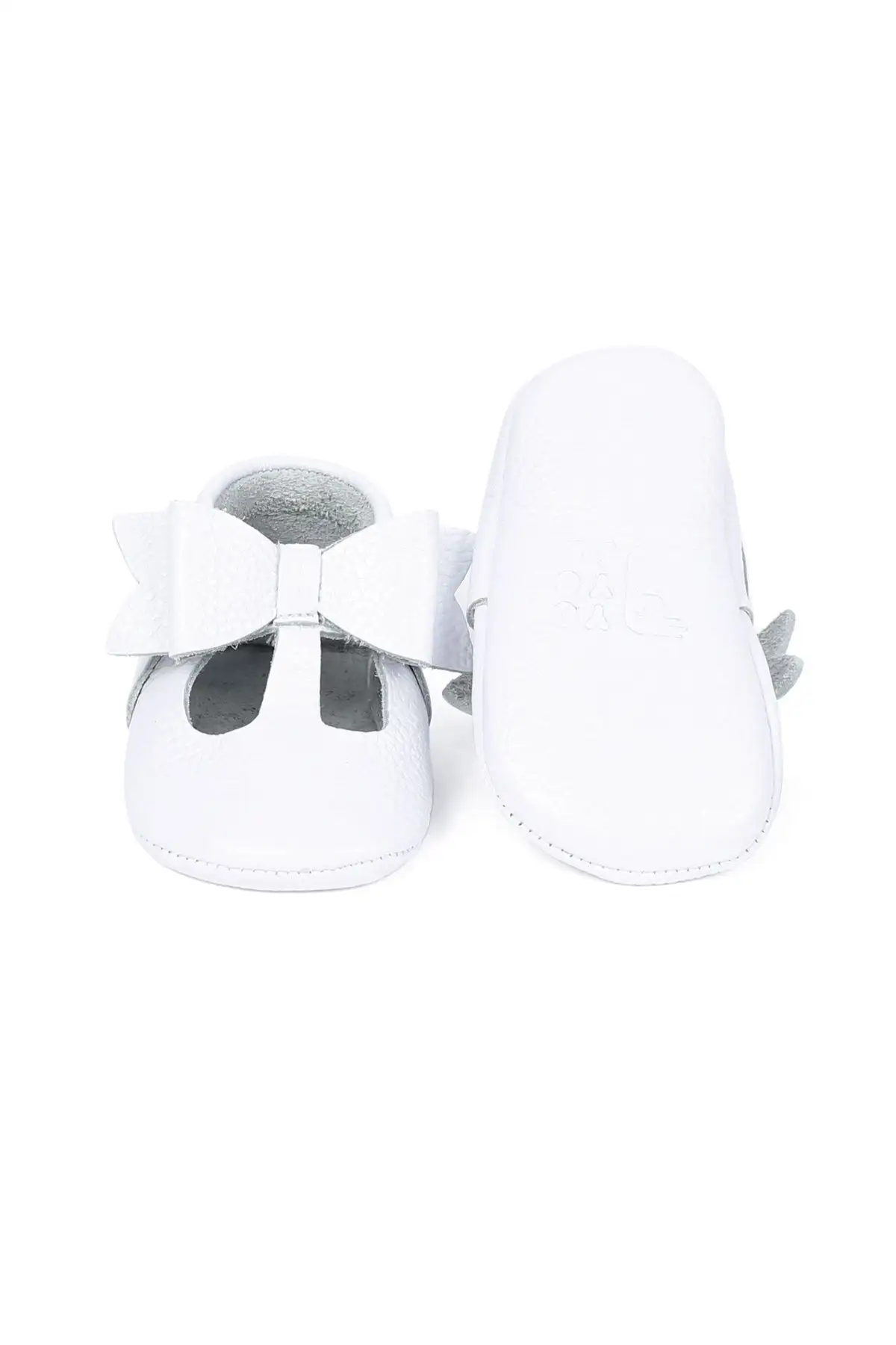 کفش نوزاد پسر پاپوش  با جزئیات روبان سفید از چرم طبیعی - 6577 کفش نوزاد پسر پاپوش با جزئیات روبان سفید از چرم طبیعی - 6577