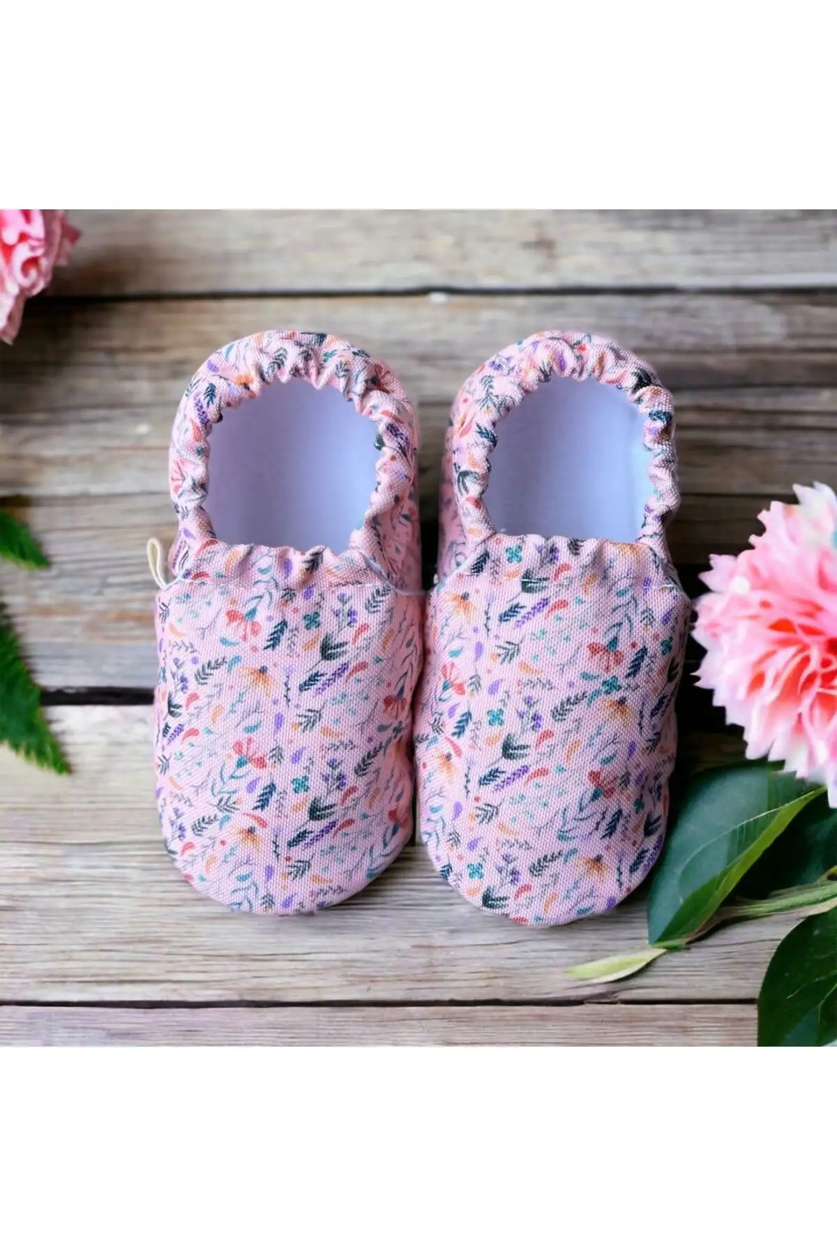 کفش نوزاد پسر 1.  ضد لغزش
2. پاپوش کودکانه از پنبه ارگانیک برای خانه
3. پاپوش طرح دار بهاری صورتی - 5459 کفش نوزاد پسر 1. ضد لغزش 2. پاپوش کودکانه از پنبه ارگانیک برای خانه 3. پاپوش طرح دار بهاری صورتی - 5459