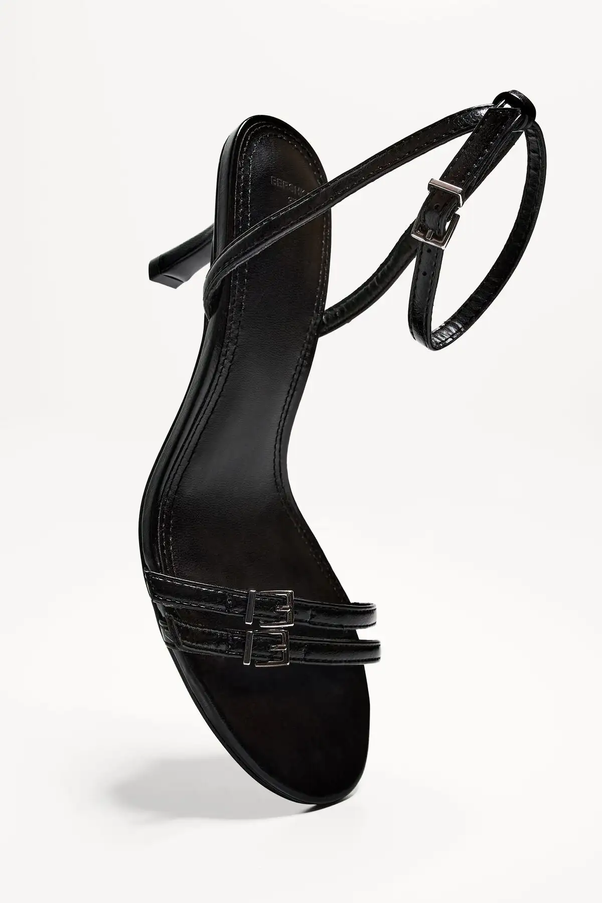 کفش صندل زنانه بنددار کفی پاشنهبلند مدل - 5975 کفش صندل زنانه بنددار کفی پاشنهبلند مدل - 5975