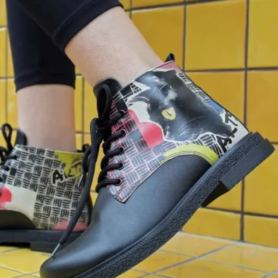 بوت و نیم بوت زنانه کتاه با چرم گیاهی مشکی - طراحی کلاژ گربه هنری - 6182