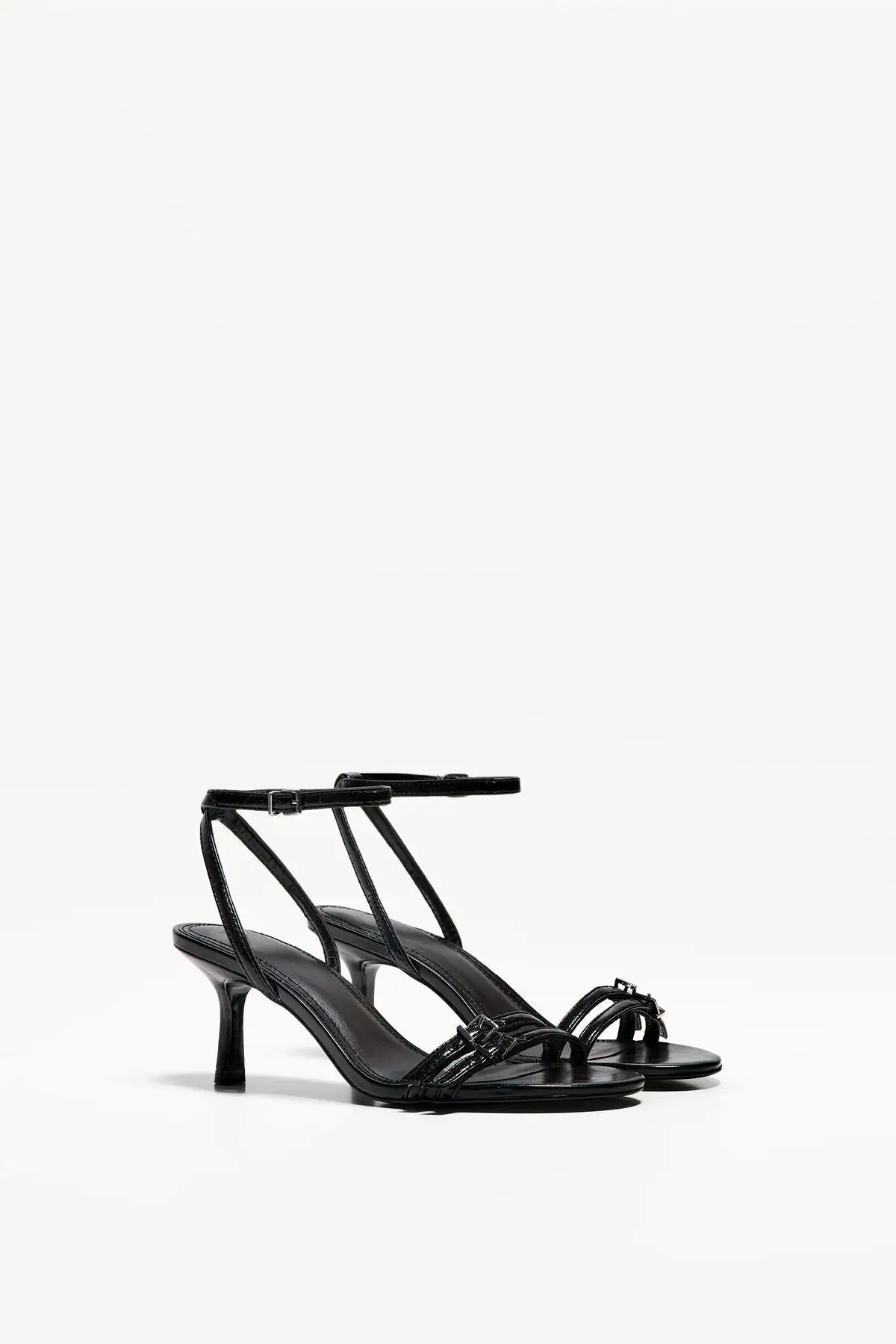 کفش صندل زنانه بنددار کفی پاشنهبلند مدل - 5975 کفش صندل زنانه بنددار کفی پاشنهبلند مدل - 5975