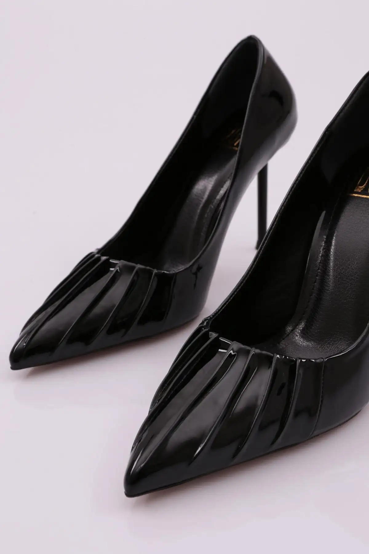 کفش پاشنه بلند زنانه  پاشنه   مشکی لاکچری 2364132859 - 6820 کفش پاشنه بلند زنانه پاشنه مشکی لاکچری 2364132859 - 6820