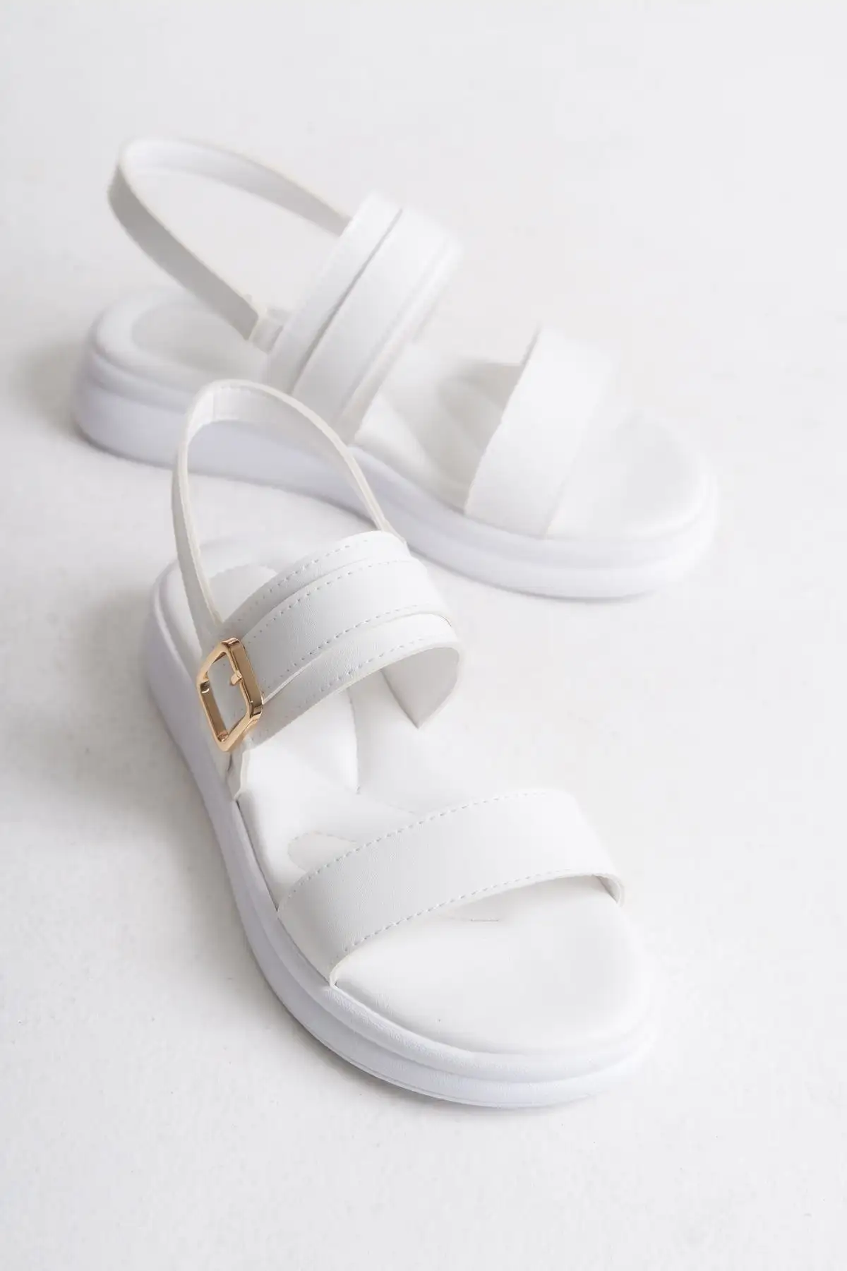 کفش صندل زنانه سندل روزمره راحت با جزئیات قفل دو بند سفید برای زنان - 7053