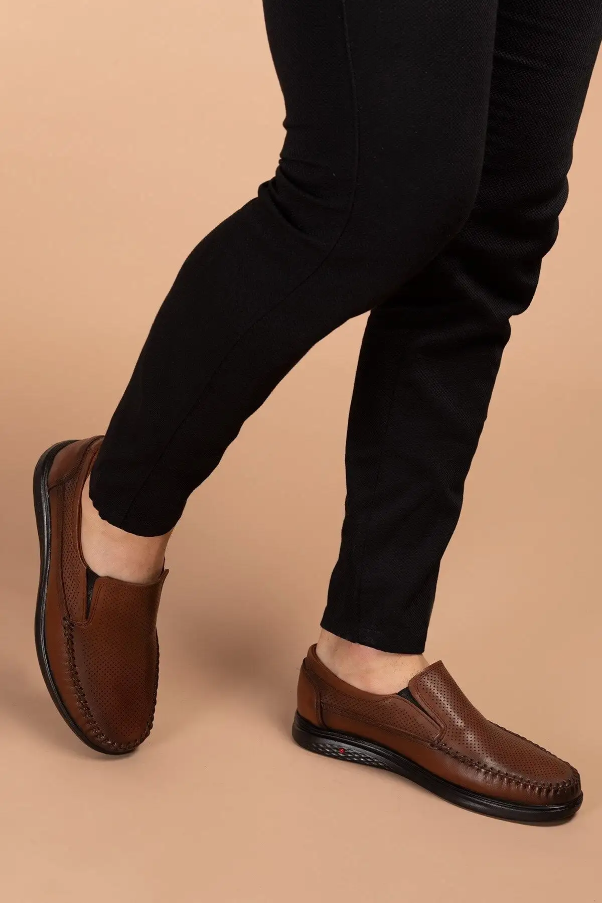 کفش روزمره مردانه   چرم طبیعی اورتوپدیک دیابتی مدل لوفر با سوپاپ هوا - 6065 کفش روزمره مردانه چرم طبیعی اورتوپدیک دیابتی مدل لوفر با سوپاپ هوا - 6065