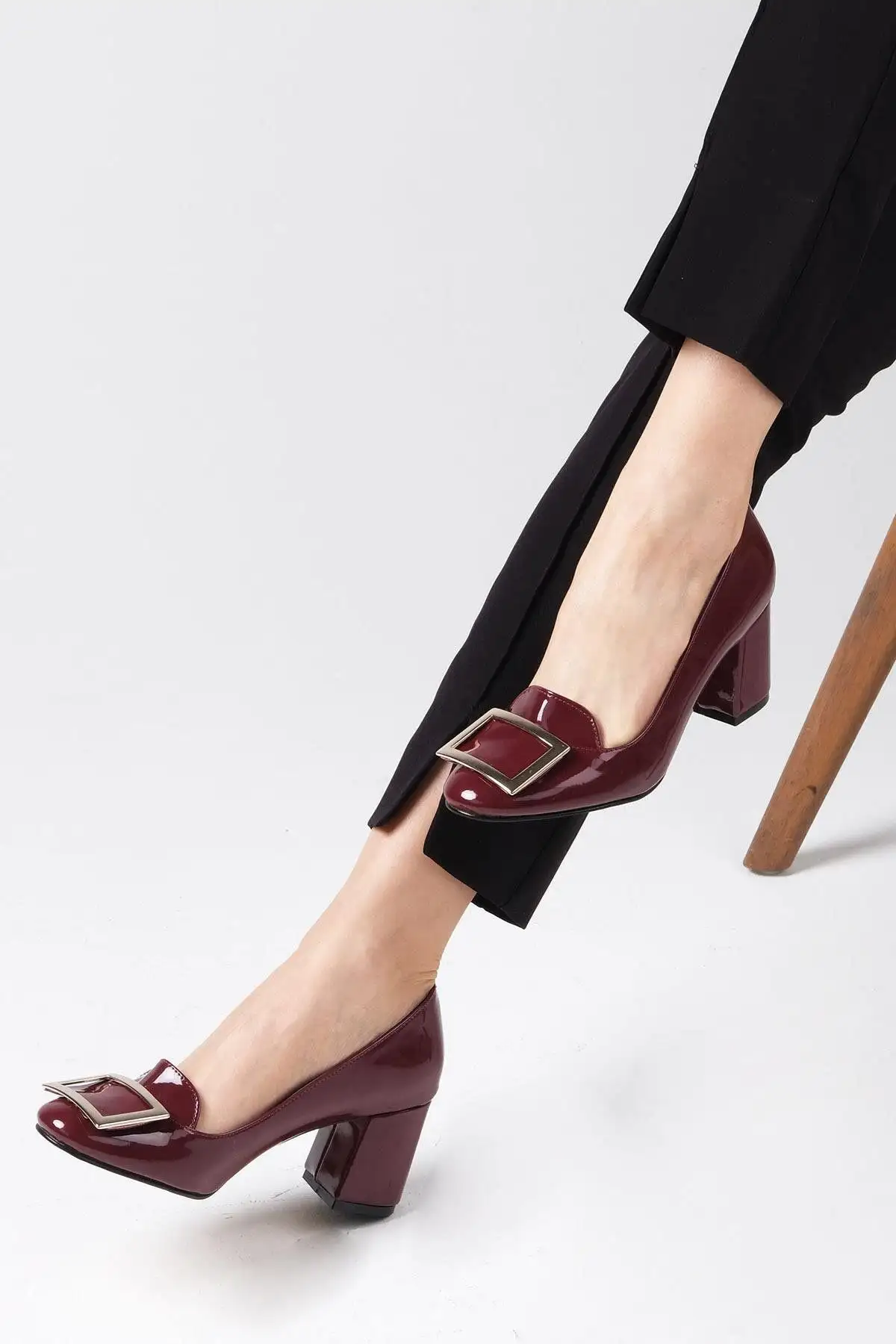 کفش اداری زنانه  پاشنهبلند  آدلا رنگ بورگاندی - 6251 کفش اداری زنانه پاشنهبلند آدلا رنگ بورگاندی - 6251