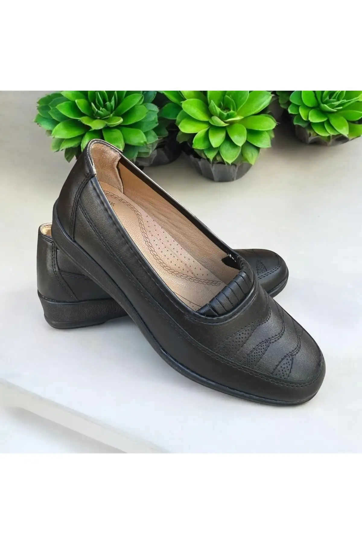 کفش مادر با کفی داخلی طبی و چرم واقعی مخصوص پاشنه درد، سایز بزرگ - 5699 کفش مادر با کفی داخلی طبی و چرم واقعی مخصوص پاشنه درد، سایز بزرگ - 5699