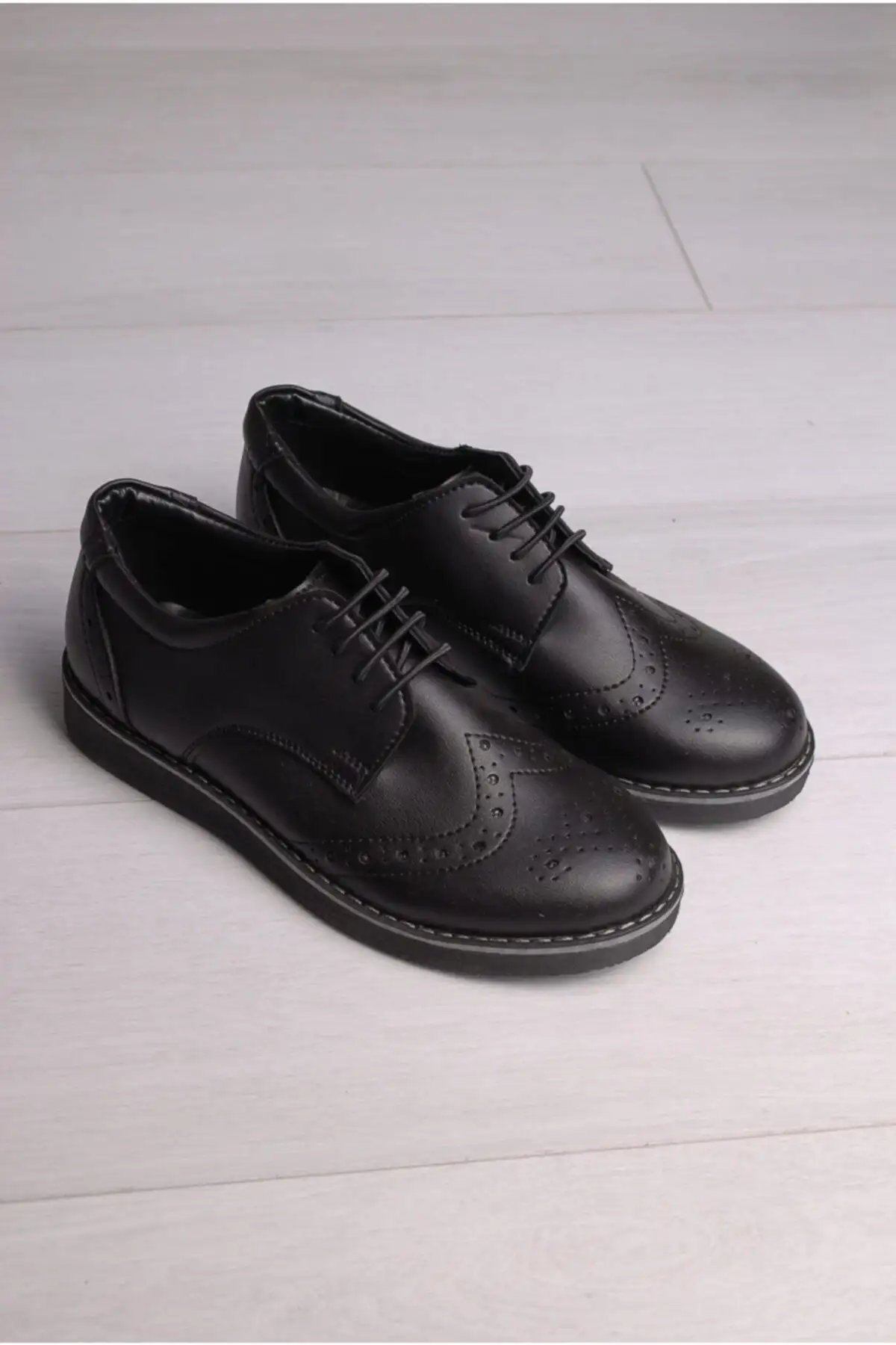 کفش پسرانه  کلاسیک مشکی چرم با بند برای پسران - 5772 کفش پسرانه کلاسیک مشکی چرم با بند برای پسران - 5772