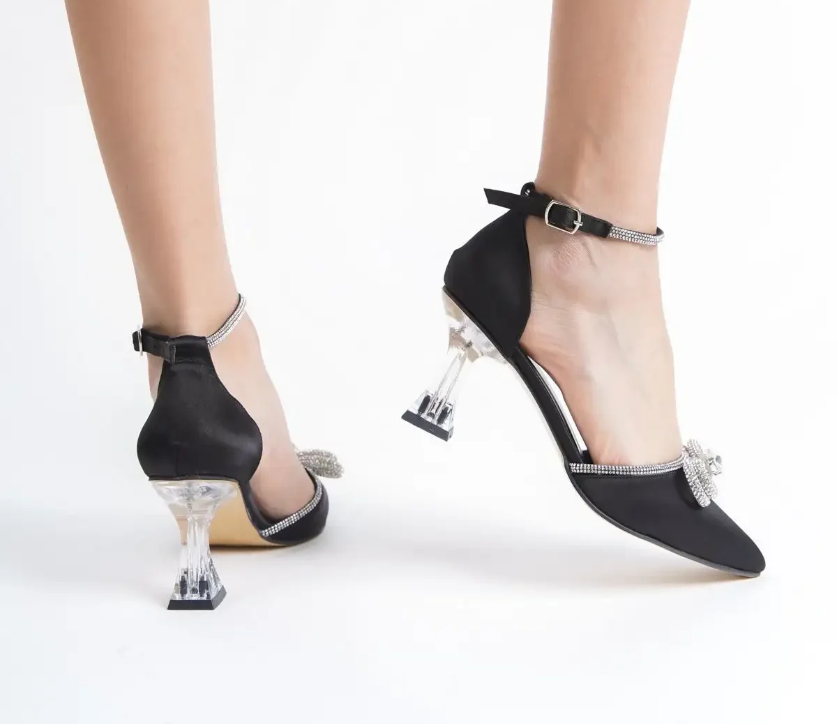 کفش مجلسی زنانه   پاشنه شفاف با پاپیون و سنگهای تزئینی، رنگ مشکی - 6747 کفش مجلسی زنانه پاشنه شفاف با پاپیون و سنگهای تزئینی، رنگ مشکی - 6747