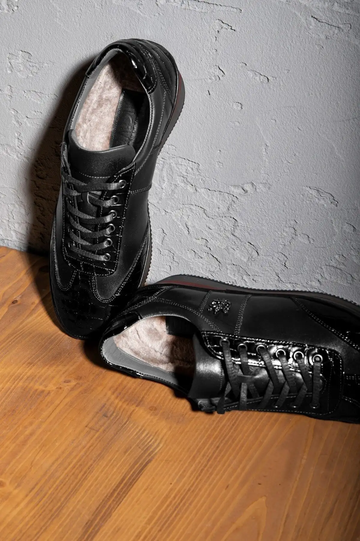 کفش سایز بزرگ مردانه - بلوک کیف چرم اصل  روزمره
-  با داخل پشمی
-  زمستانی با داخل پشمی - 6721 کفش سایز بزرگ مردانه - بلوک کیف چرم اصل روزمره - با داخل پشمی - زمستانی با داخل پشمی - 6721