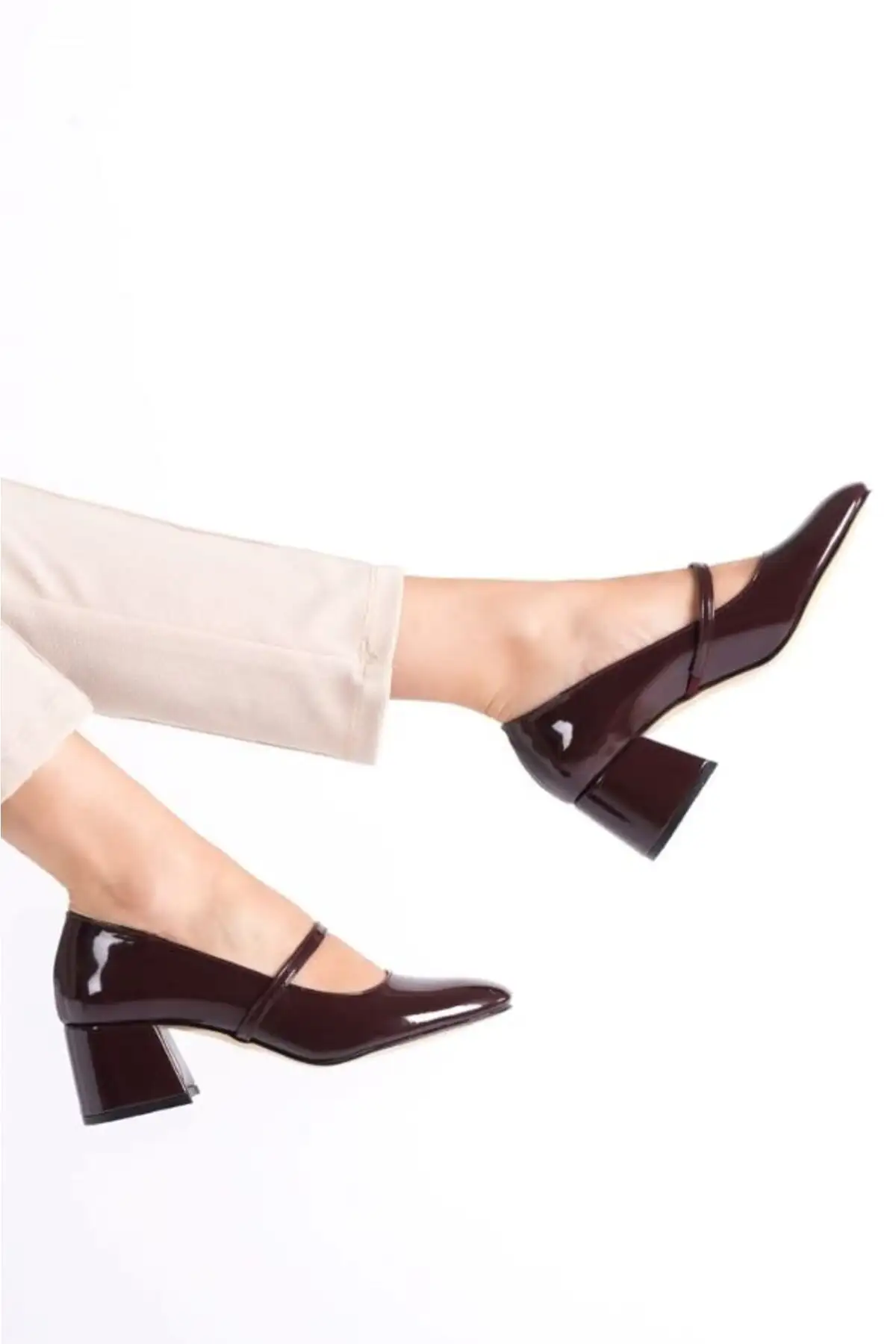 کفش اداری زنانه "VARGAS"  دخترانه قرمز بوردو با نوک گرد و پاشنه 5 سانتیمتری - 6271 کفش اداری زنانه "VARGAS" دخترانه قرمز بوردو با نوک گرد و پاشنه 5 سانتیمتری - 6271