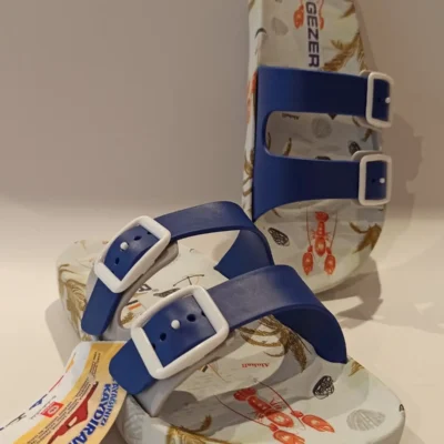 کفش راحتی خانه ترجمه محصول به فارسی: "دمپایی با بند قابل تنظیم و قالب آناتومیک برای ساحل، استخر، بالکن، تراس، حمام، و پیاده‌رو" - 6352