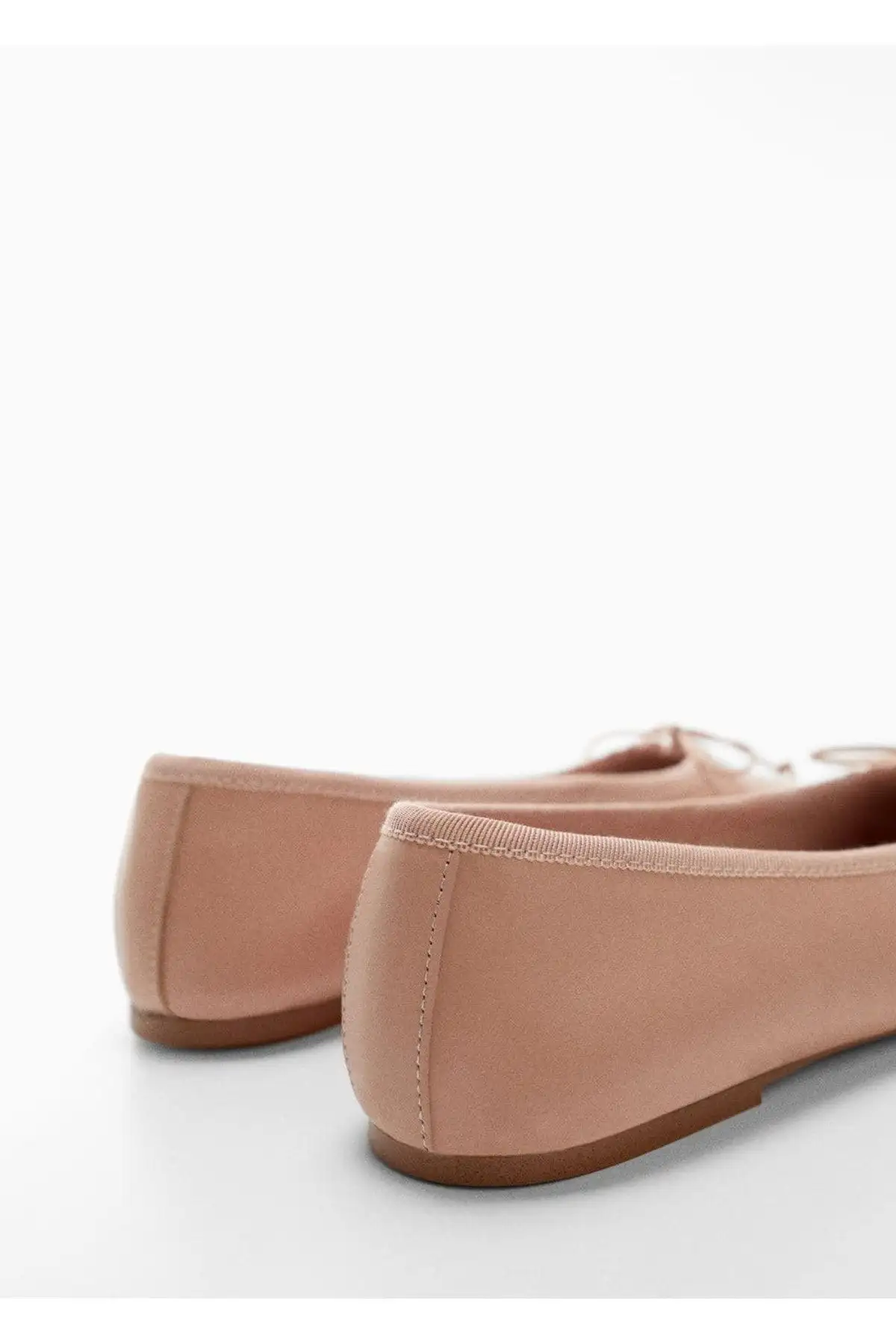 کفش تخت زنانه بابت بامزه و جزئیات چرم براق - 5815 کفش تخت زنانه بابت بامزه و جزئیات چرم براق - 5815