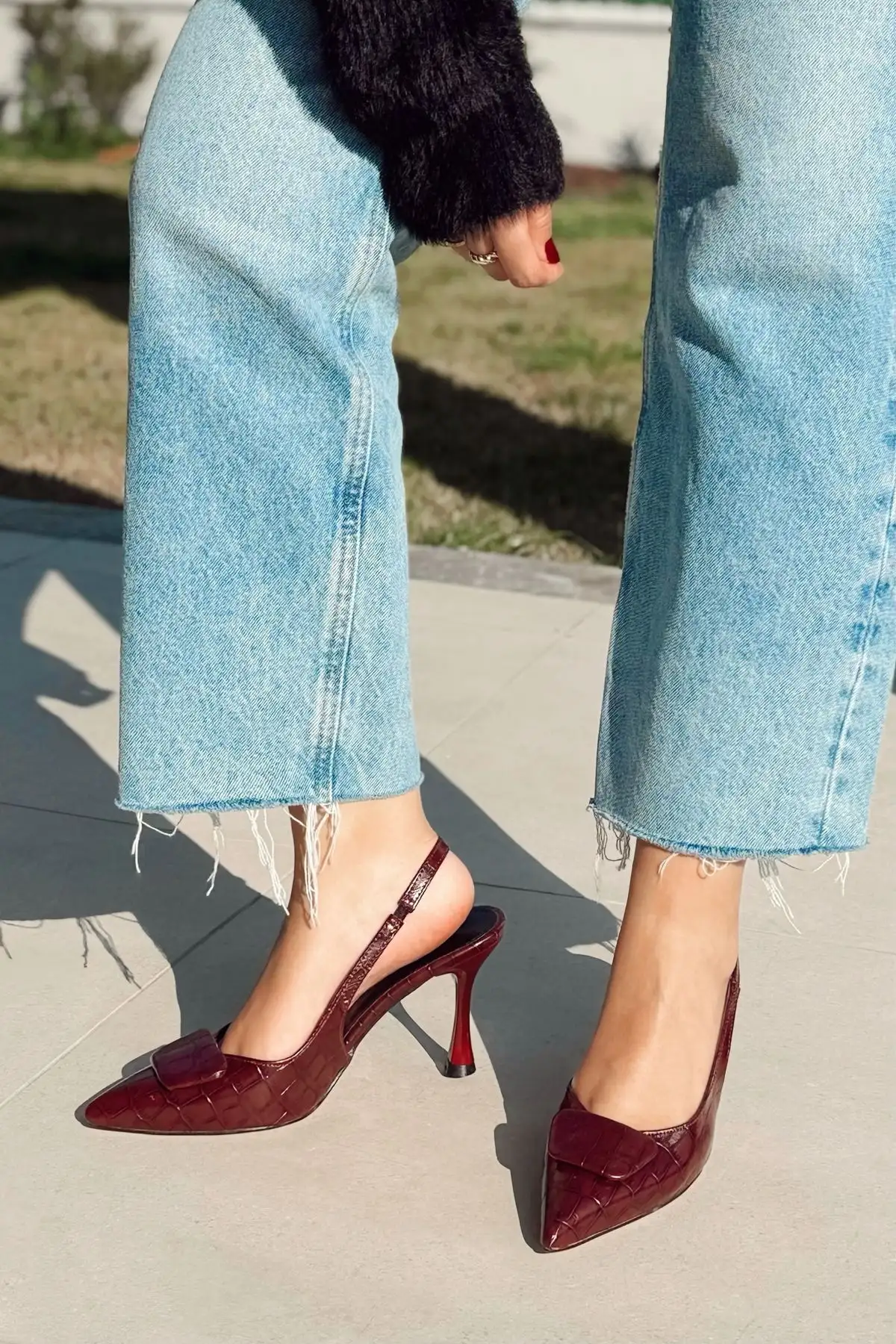 کفش اداری زنانه  پاشنه بلند  با نوک تیز و عقب باز، مدل ویرل توکا، مناسب برای مهمانیها و مراسمات رسمی. - 6266 کفش اداری زنانه پاشنه بلند با نوک تیز و عقب باز، مدل ویرل توکا، مناسب برای مهمانیها و مراسمات رسمی. - 6266