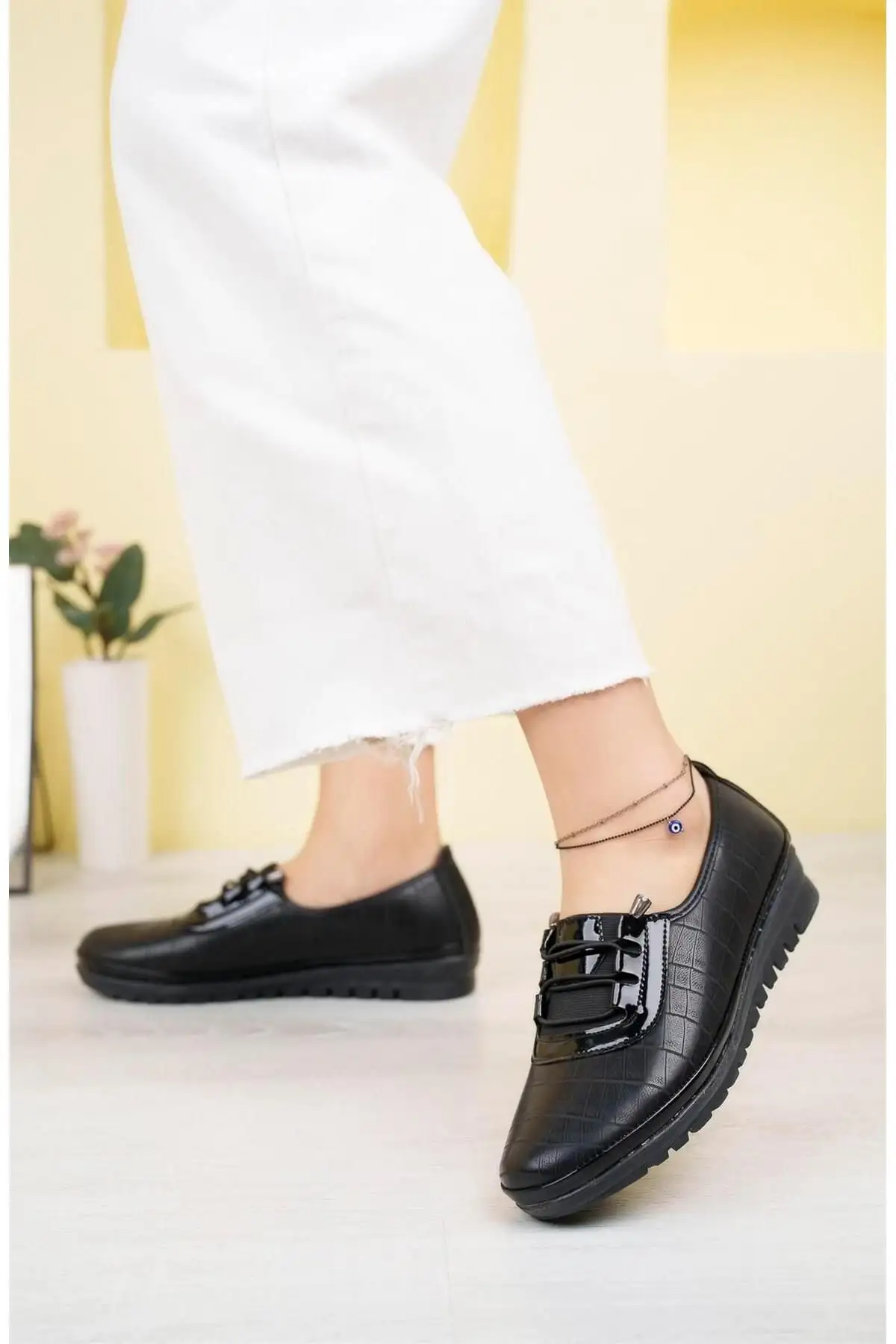 کفش ورزشی روزمره  زنانه سیاه چرم  راحت با کفی طبی و زیره ضد لغزش - 6626 کفش ورزشی روزمره زنانه سیاه چرم راحت با کفی طبی و زیره ضد لغزش - 6626