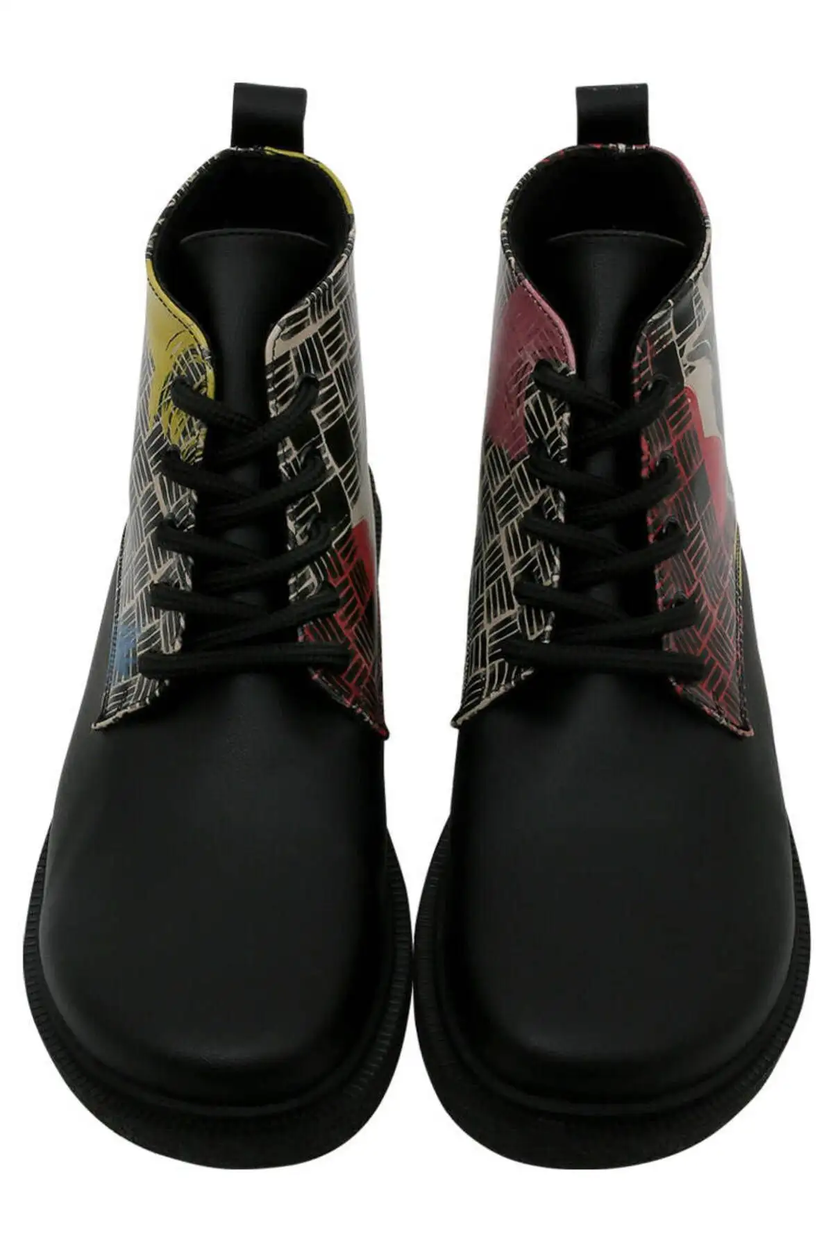 بوت و نیم‌ بوت زنانه کتاه با چرم گیاهی مشکی - طراحی کلاژ گربه هنری - 6182