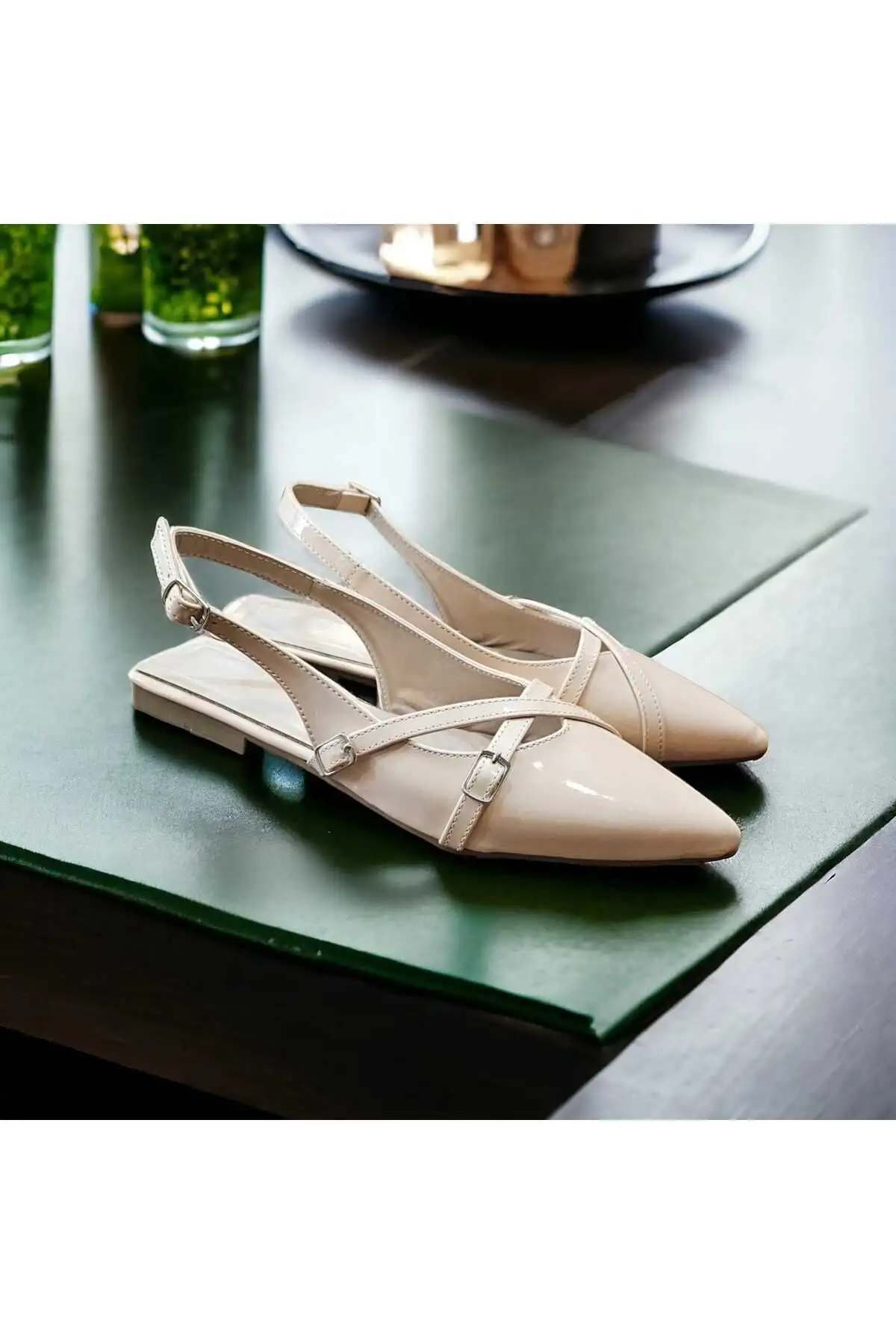 کفش مجلسی زنانه   رنگ بژ با بند کراس جدید فصل - 5688 کفش مجلسی زنانه رنگ بژ با بند کراس جدید فصل - 5688