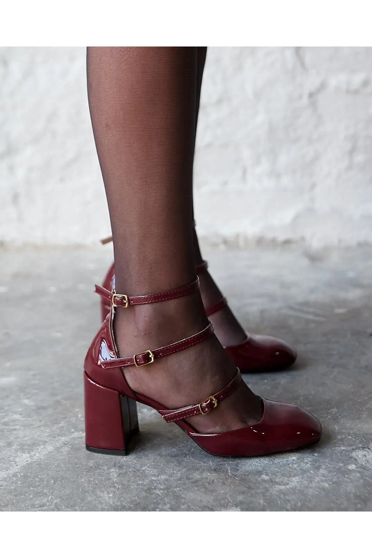 کفش اداری زنانه پوتین مریم کمرنگ 7 سانتی متری با پاشنه عریض و نوک مربع، پشت بسته و راحت - 6249 کفش اداری زنانه پوتین مریم کمرنگ 7 سانتی متری با پاشنه عریض و نوک مربع، پشت بسته و راحت - 6249