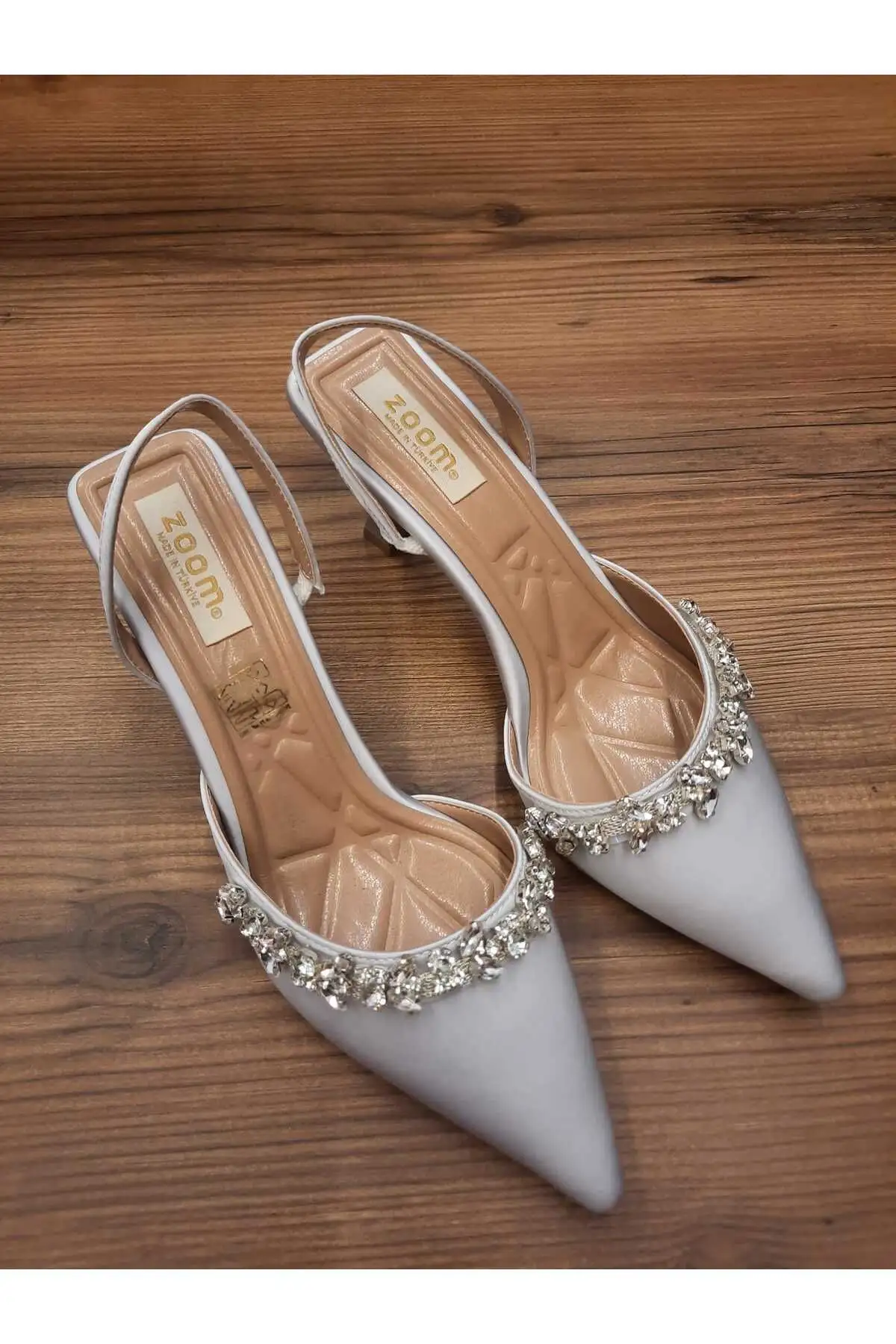 کفش مجلسی زنانه جلادهی شیک با جزئیات سنگی در جلو - 6229 کفش مجلسی زنانه جلادهی شیک با جزئیات سنگی در جلو - 6229