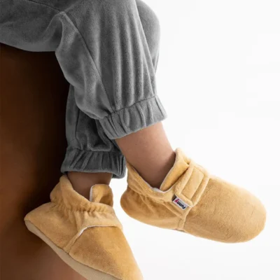 کفش نوزاد پسر پاندوف نرم و راحت با بافت مخملی، انعطاف‌پذیر، ارگونومیک، با کفی بسیار نرم و طراحی خاص، ارگانیک و راحت. - 6541