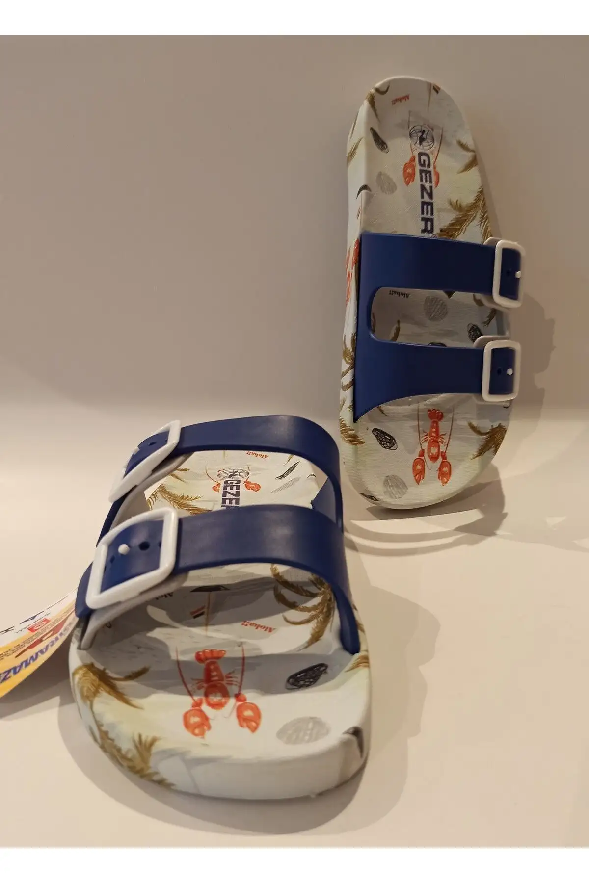 کفش راحتی خانه ترجمه محصول به فارسی:"دمپایی با بند قابل تنظیم و قالب آناتومیک برای ساحل، استخر، بالکن، تراس، حمام،  و پیادهرو" - 6352 کفش راحتی خانه ترجمه محصول به فارسی: "دمپایی با بند قابل تنظیم و قالب آناتومیک برای ساحل، استخر، بالکن، تراس، حمام، و پیادهرو" - 6352