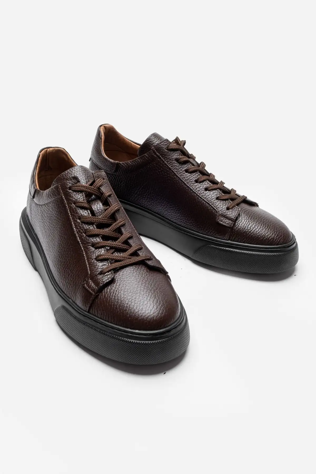 کفش روزمره مردانه    فوق العاده راحت از چرم طبیعی 100% قهوهای LUASS25AL0041 - 6383 کفش روزمره مردانه فوق العاده راحت از چرم طبیعی 100% قهوهای LUASS25AL0041 - 6383