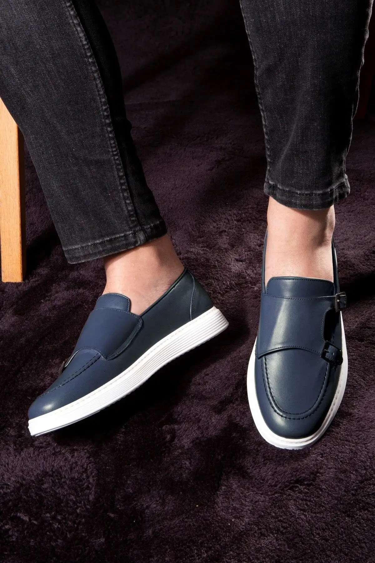 کفش ورزشی روزمره 1.   مردانه با بند چرم طبیعی
2.  لوفر
3.
4.  سبک - 5535 کفش ورزشی روزمره 1. مردانه با بند چرم طبیعی 2. لوفر 3. 4. سبک - 5535