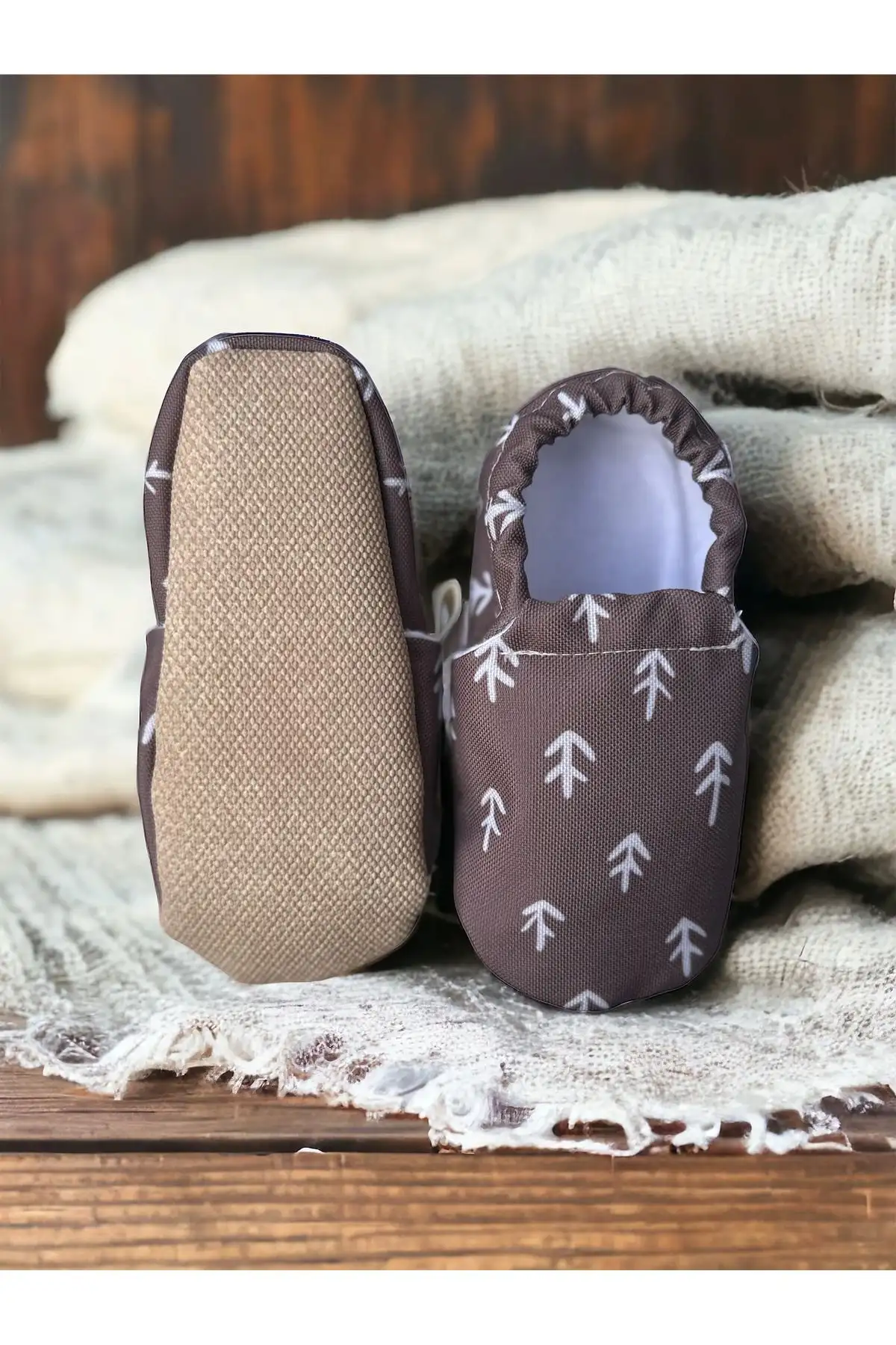 کفش نوزاد پسر 1. زیره ضد لغزش 2. پاپوش منزل از پنبه ارگانیک 3. پاپوش با طرح دایره‌ای قهوه‌ای - 6571