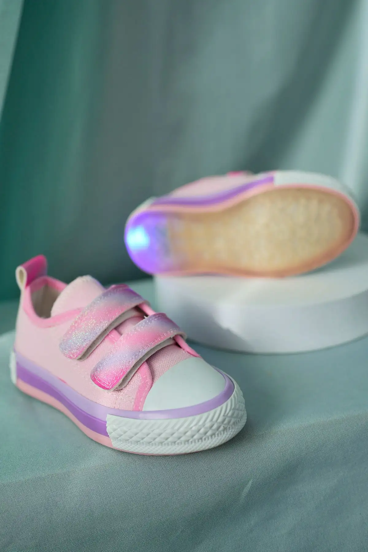 کفش دخترانه اسنیکر بچگانه صورتی با نور - 6879