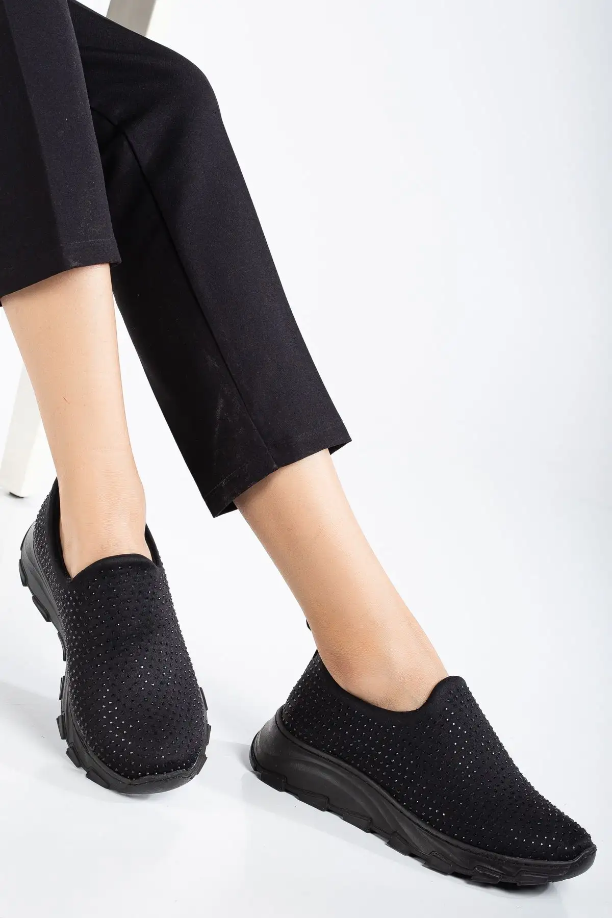 کفش ورزشی راحت زنانه کامفی استراید با طراحی سنگدار و بافتنی - 6538 کفش ورزشی راحت زنانه کامفی استراید با طراحی سنگدار و بافتنی - 6538