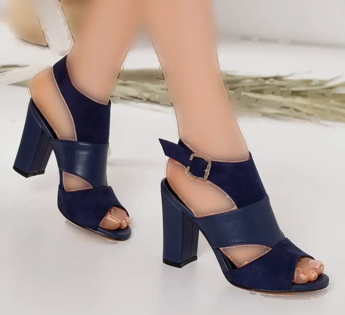 کفش پاشنه بلند زنانه  دار لاکی آبی تیره کاسی - 6322 کفش پاشنه بلند زنانه دار لاکی آبی تیره کاسی - 6322