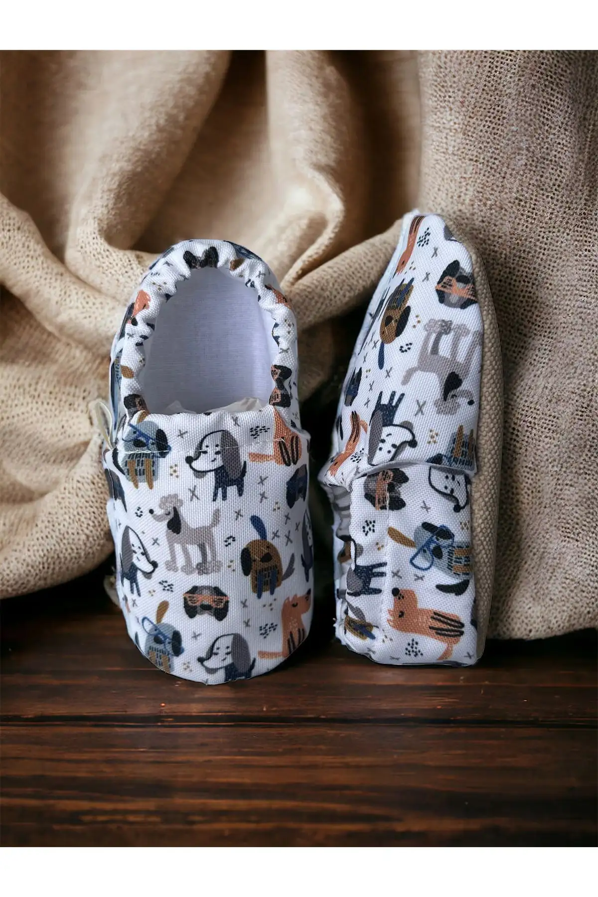 کفش نوزاد پسر 1.  زیرهدار
2. پاپوش کودکانه از پنبه ارگانیک
3. پاپوش با طرح سگ عینکی - 6557 کفش نوزاد پسر 1. زیرهدار 2. پاپوش کودکانه از پنبه ارگانیک 3. پاپوش با طرح سگ عینکی - 6557