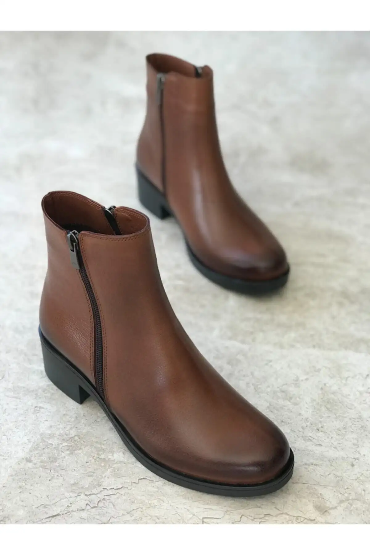 بوت و نیم بوت زنانه   ی  چرم طبیعی کرم - 6685 بوت و نیم بوت زنانه ی چرم طبیعی کرم - 6685