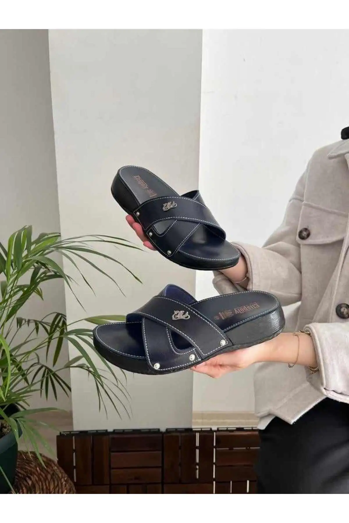 کفش راحتی خانه   زنانه با کفی آناتومیک، پزشکی، اورتوتیک، کلاسیک و طراحی متقابل، دمپایی مادر، دمپایی خیابانی - 7004 کفش راحتی خانه زنانه با کفی آناتومیک، پزشکی، اورتوتیک، کلاسیک و طراحی متقابل، دمپایی مادر، دمپایی خیابانی - 7004