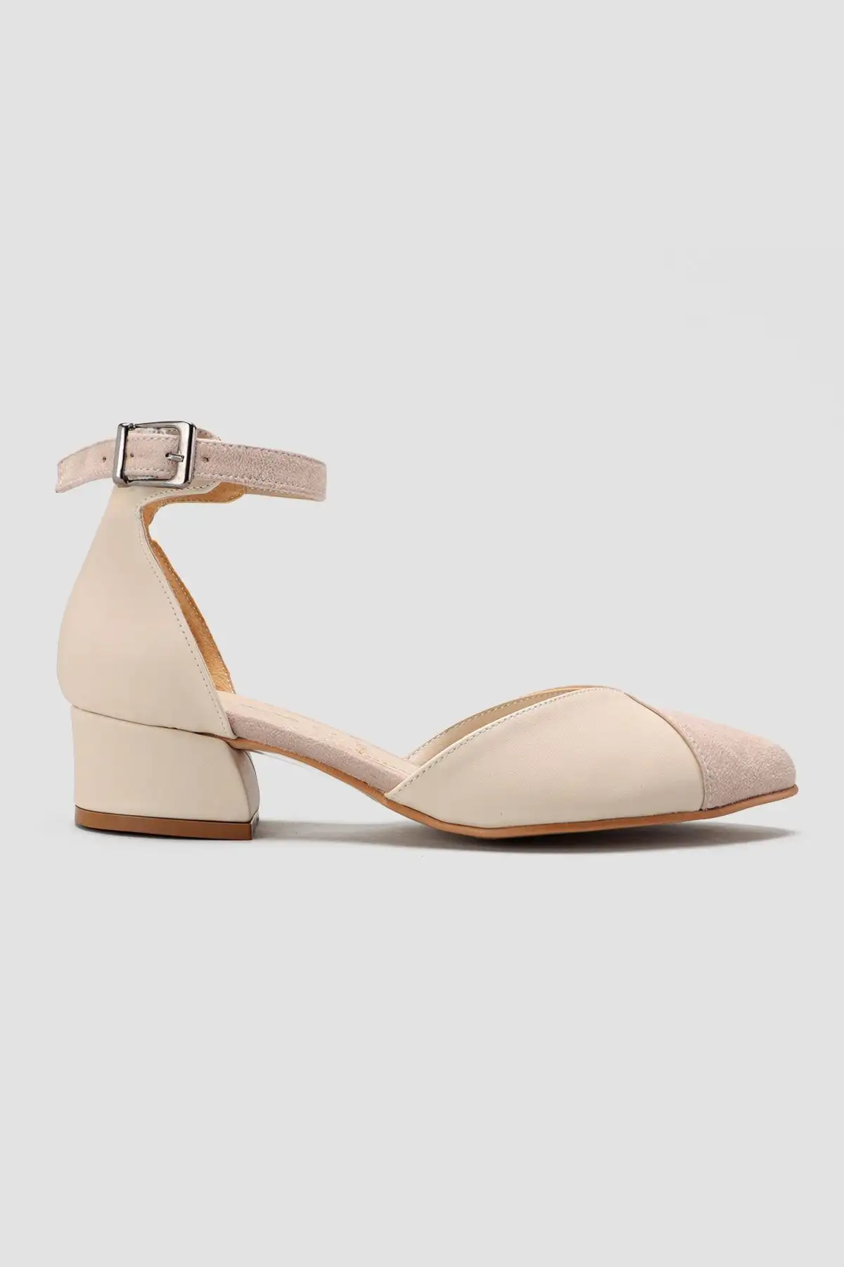 کفش صندل زنانه ساندال با پاشنه کوتاه و بند دور مچ، رنگ تنی، نوک تیز و رنگ بژ - 6400